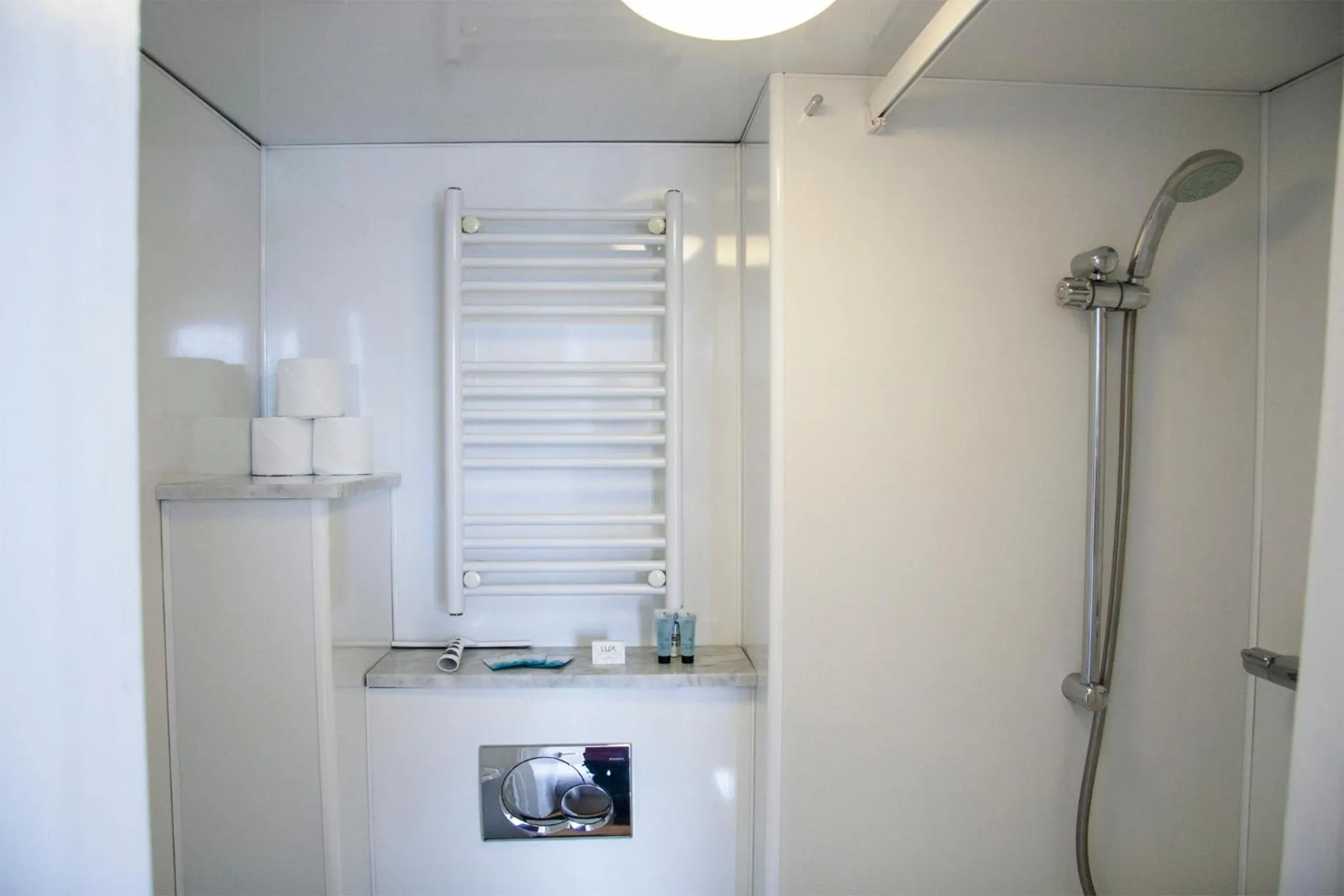 Bathroom in Caledonian Studio Flats