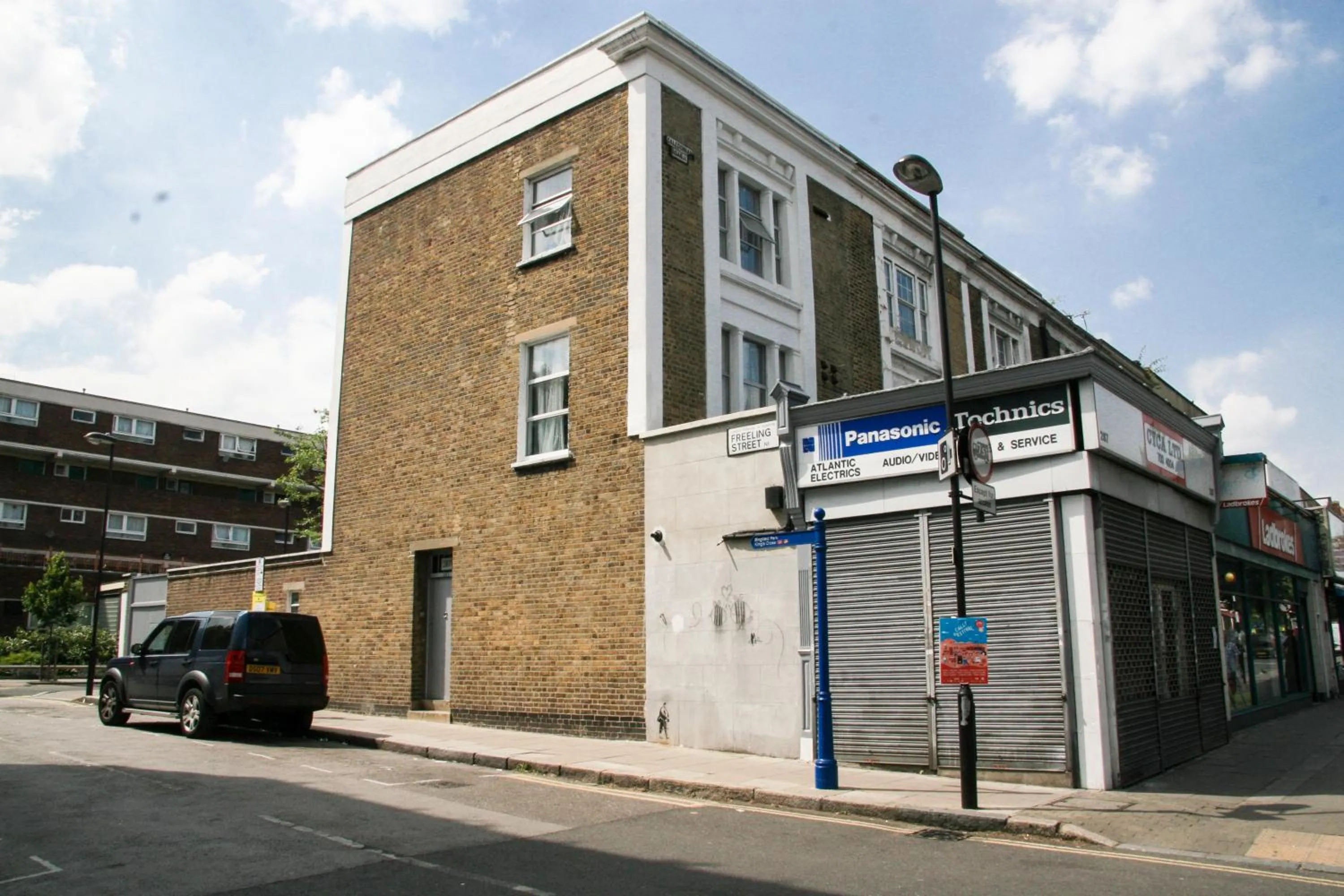 Property building in Caledonian Studio Flats