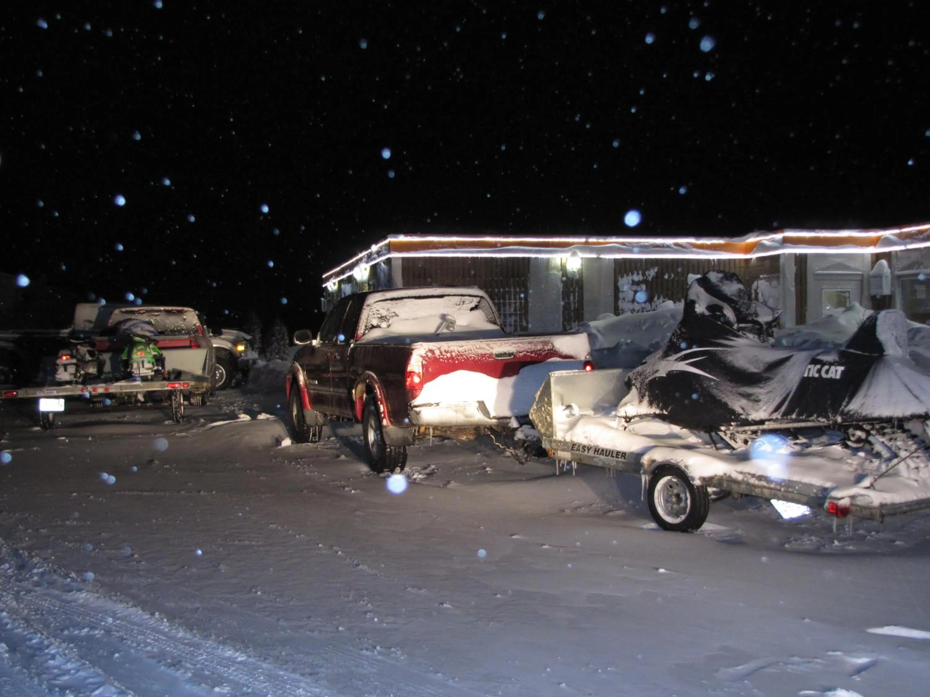 Property building in Valley Inn Motel
