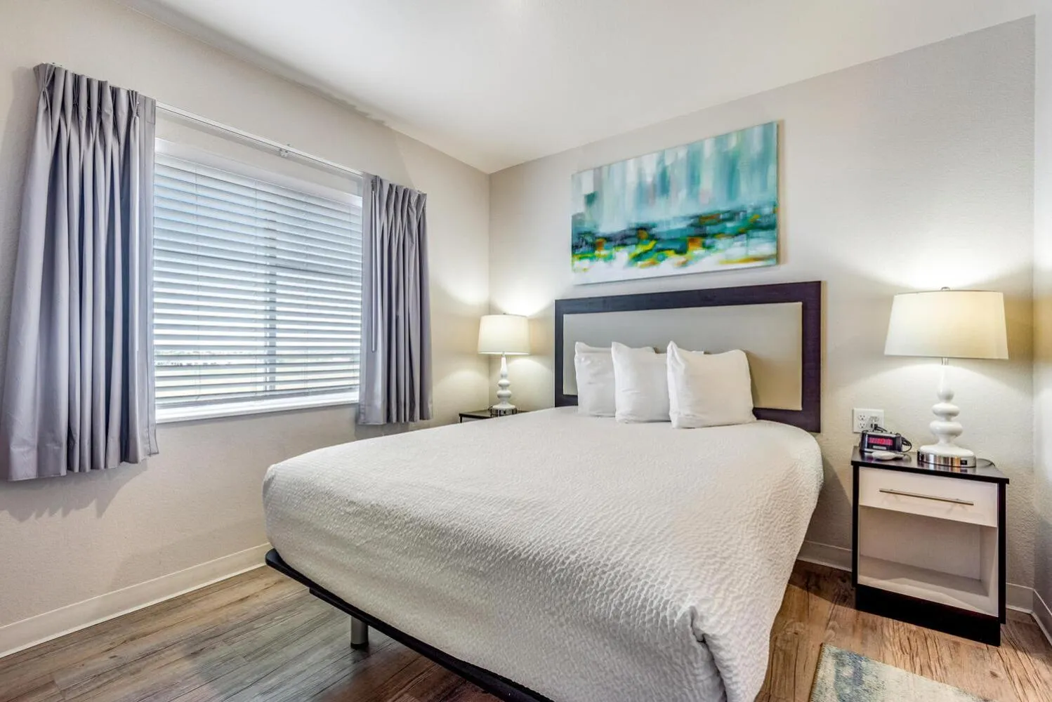 Bedroom, Bed in Parks Residential Denver