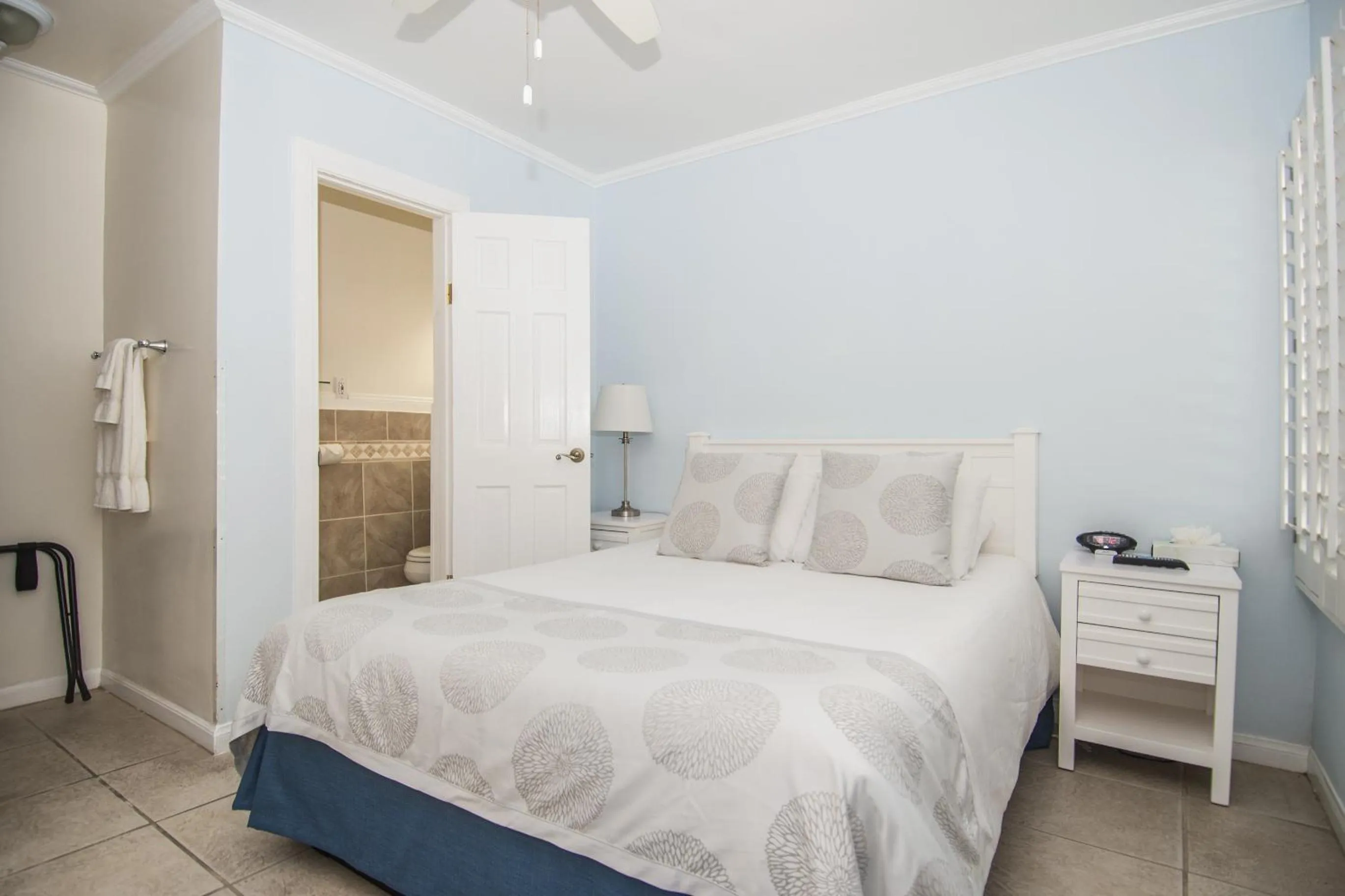 Bed in Venice on the Beach Hotel