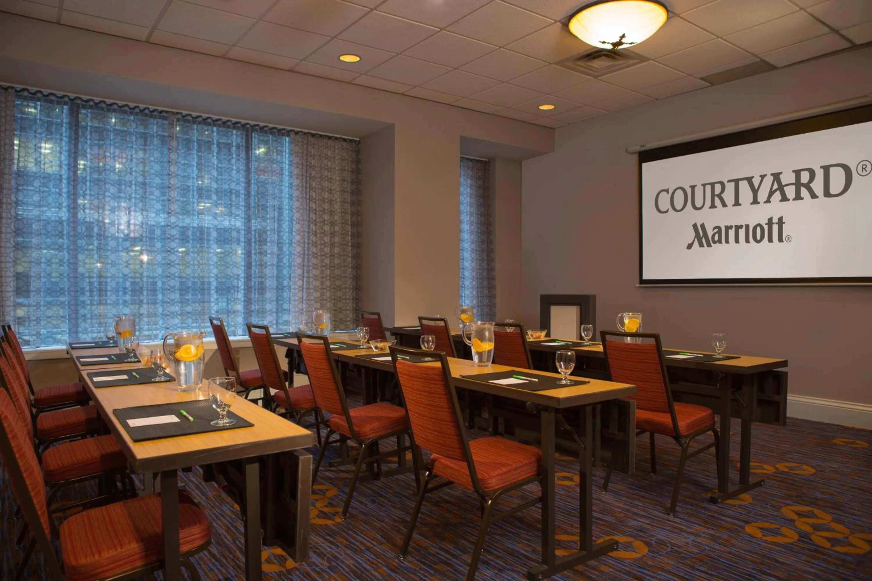 Meeting/conference room in Courtyard New York Manhattan/Midtown East