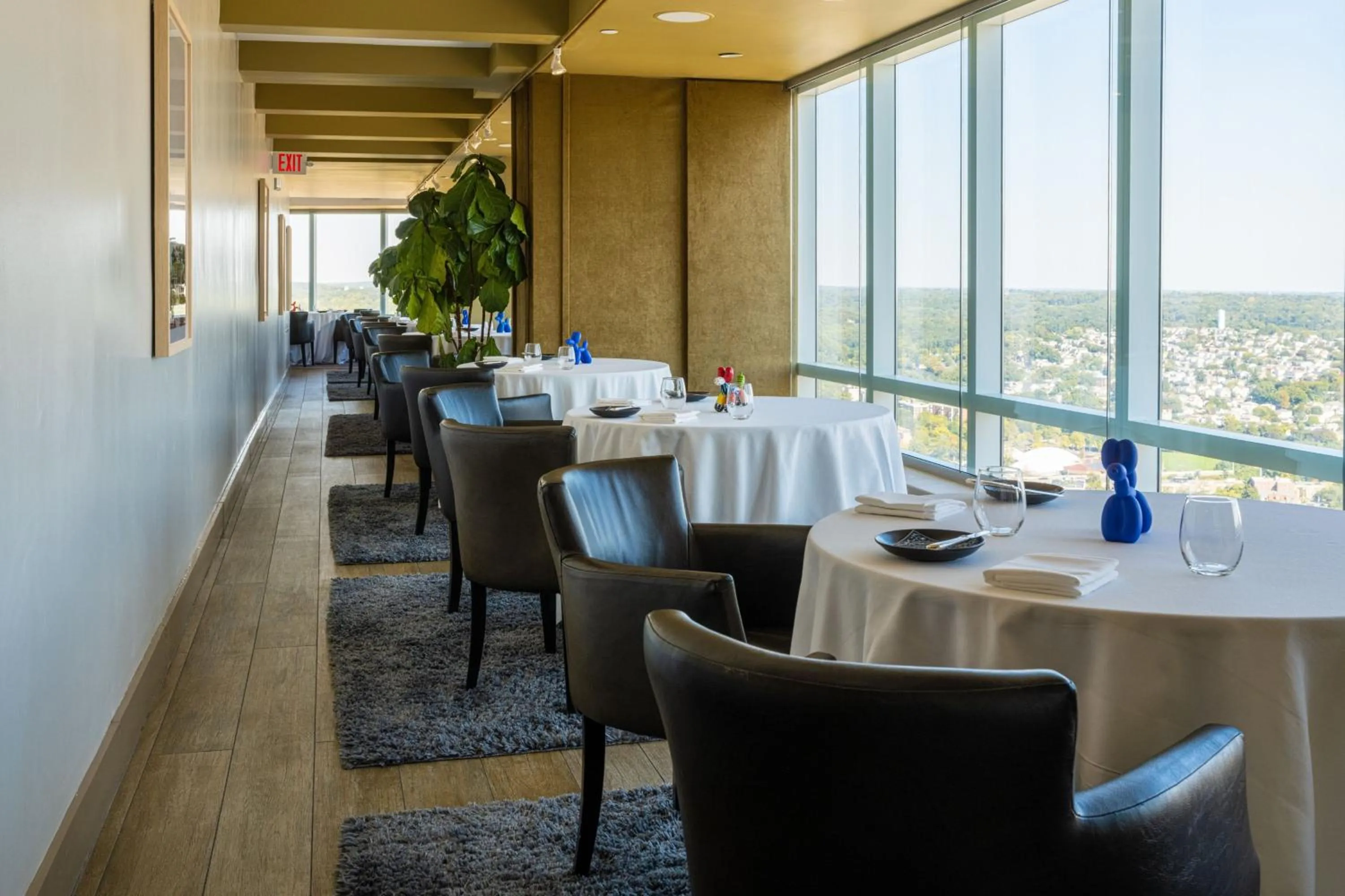 Restaurant/places to eat in The Opus Westchester, Autograph Collection