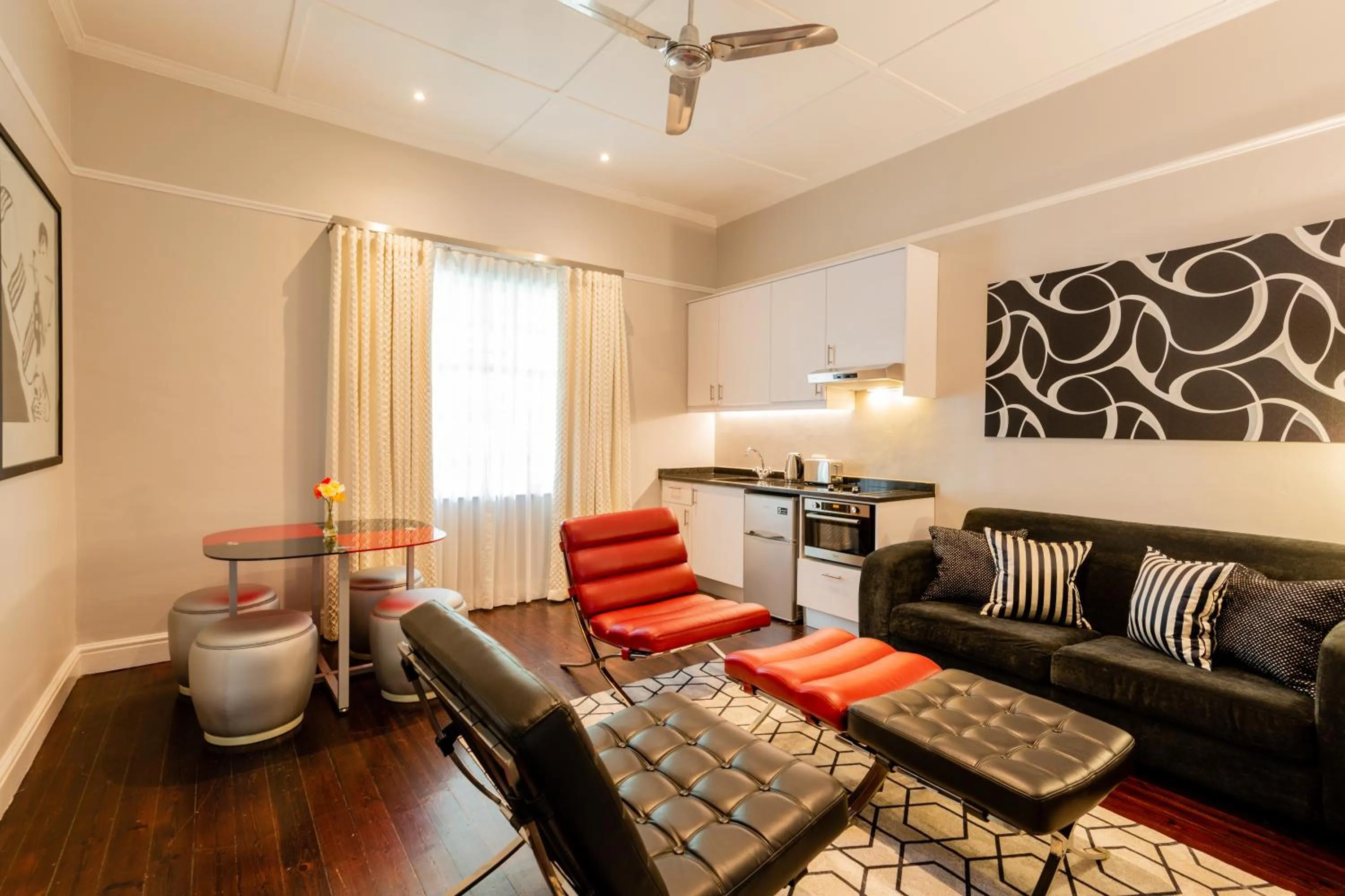 Coffee/tea facilities in Eendracht Apartments