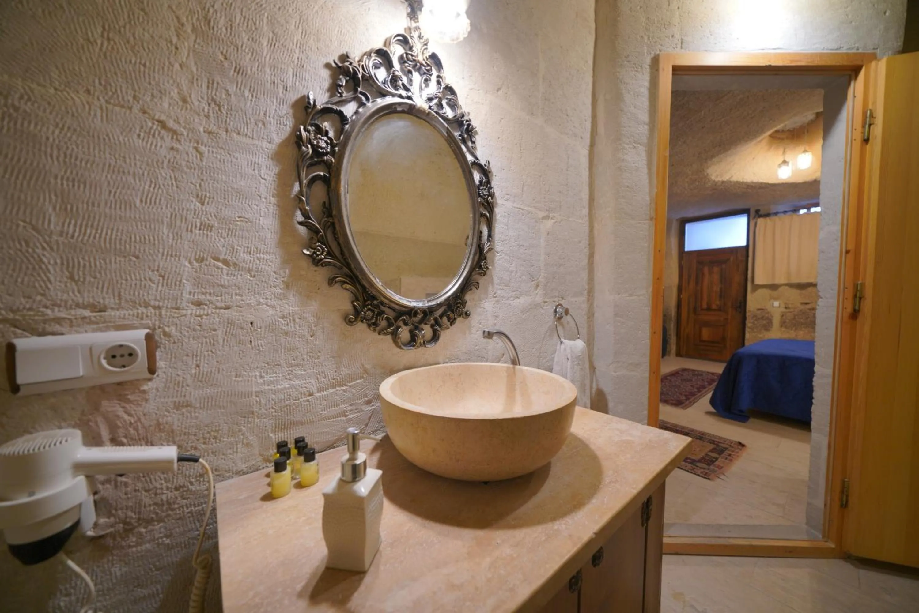 Bathroom in Salkım Cave House