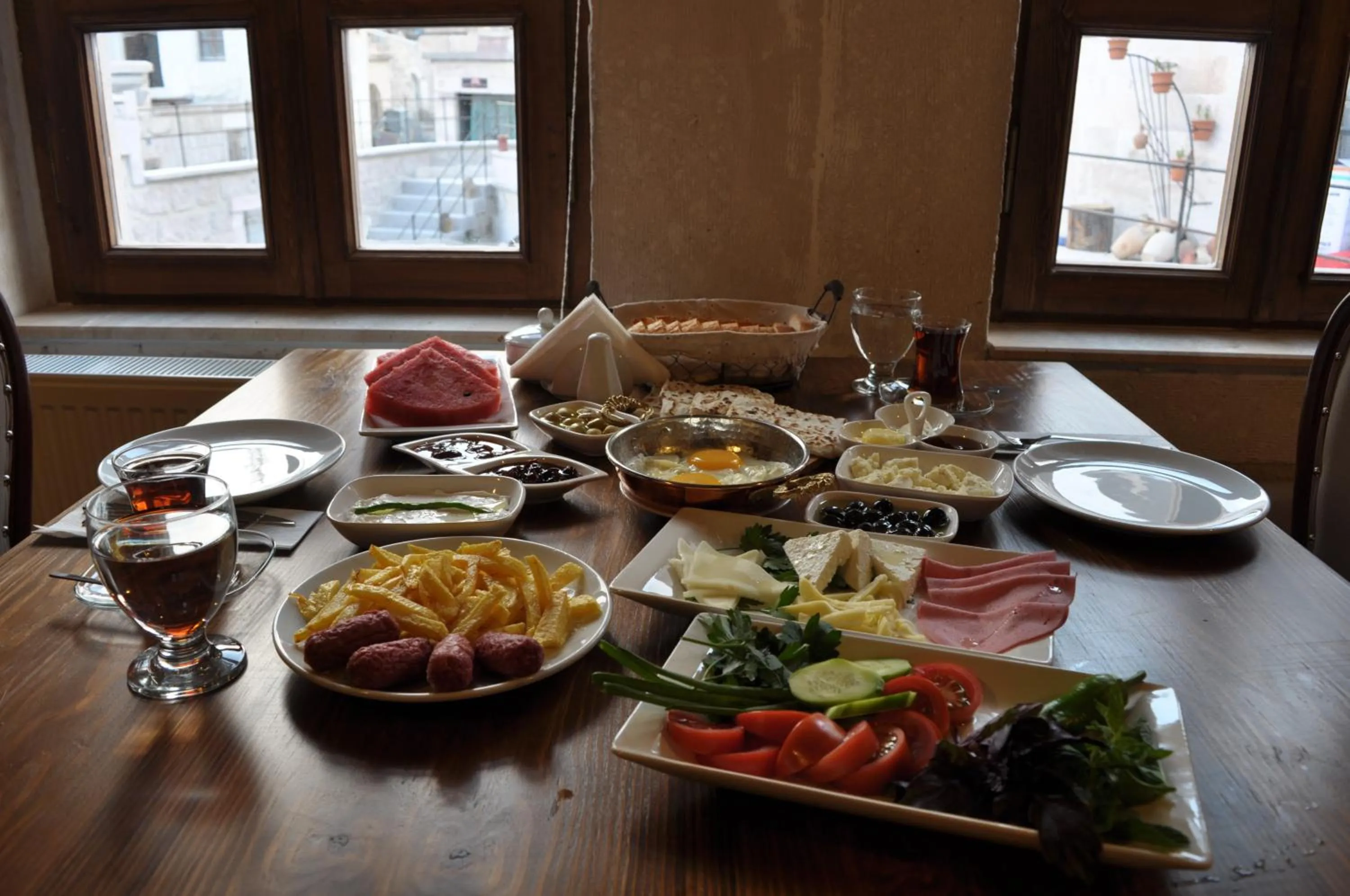 Breakfast in Salkım Cave House