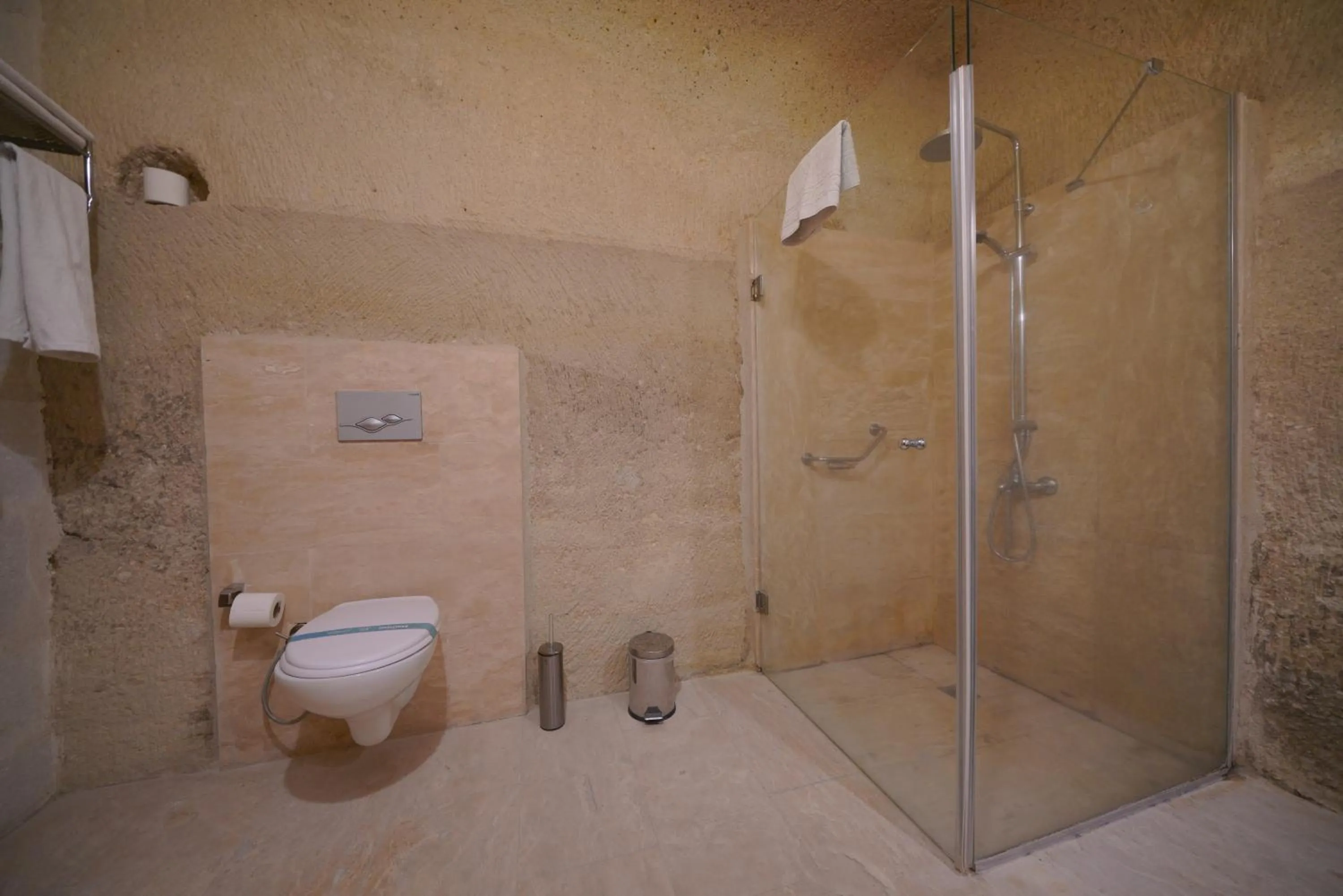 Bathroom in Salkım Cave House