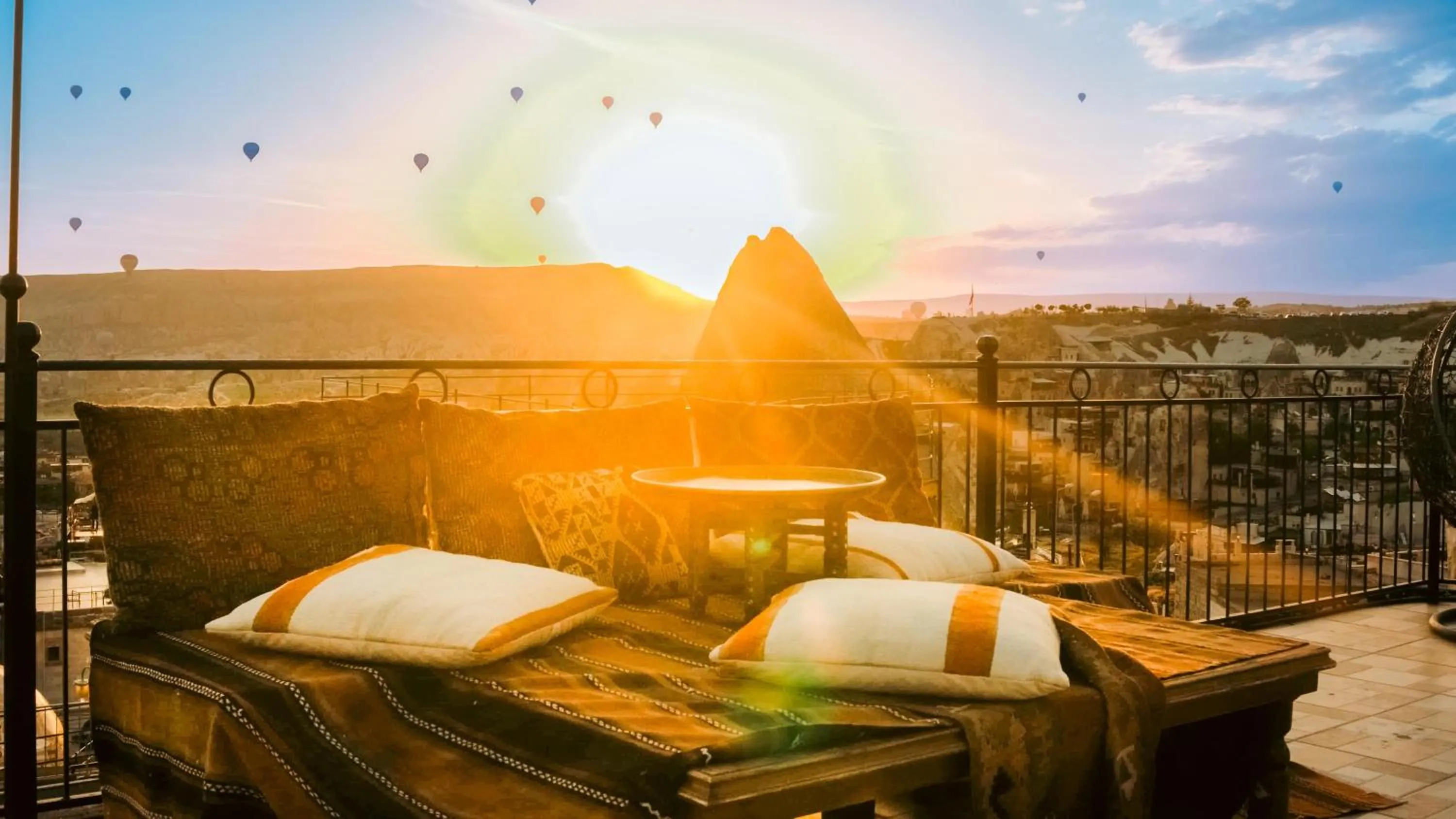 Day in Salkım Cave House