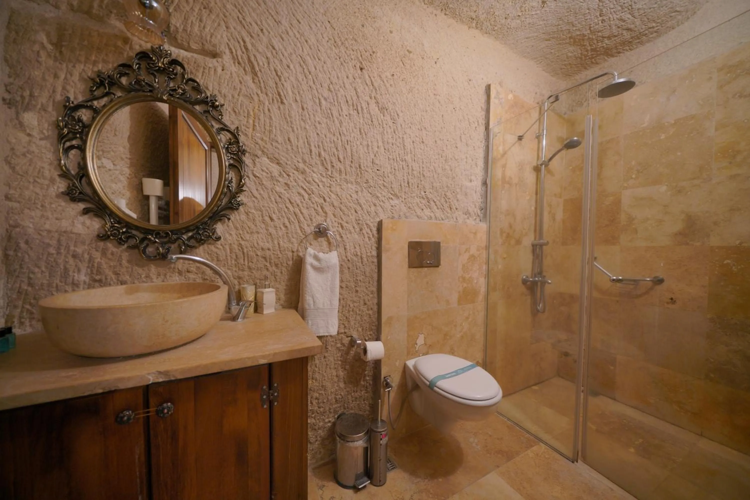 Bathroom in Salkım Cave House