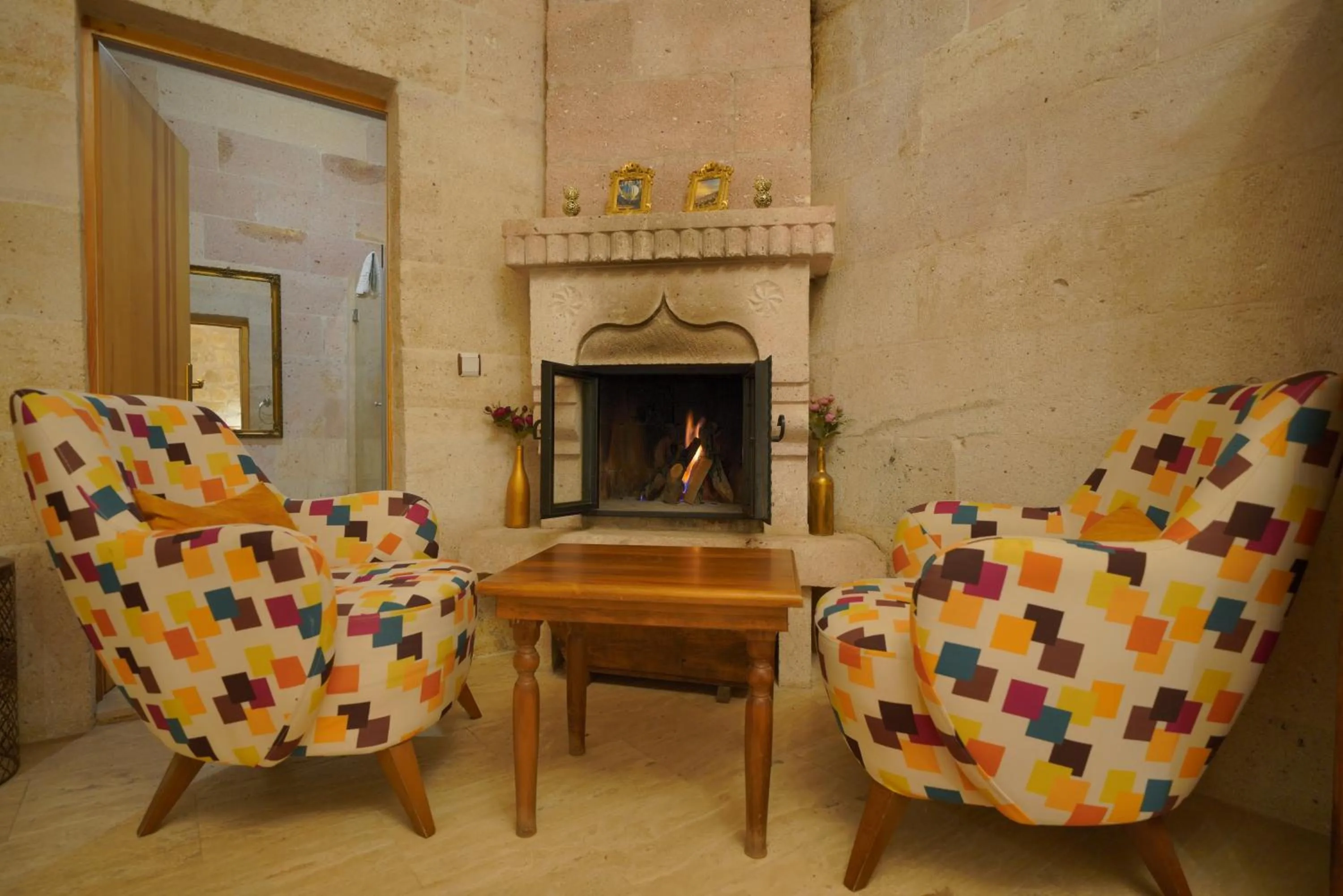 flat iron in Salkım Cave House