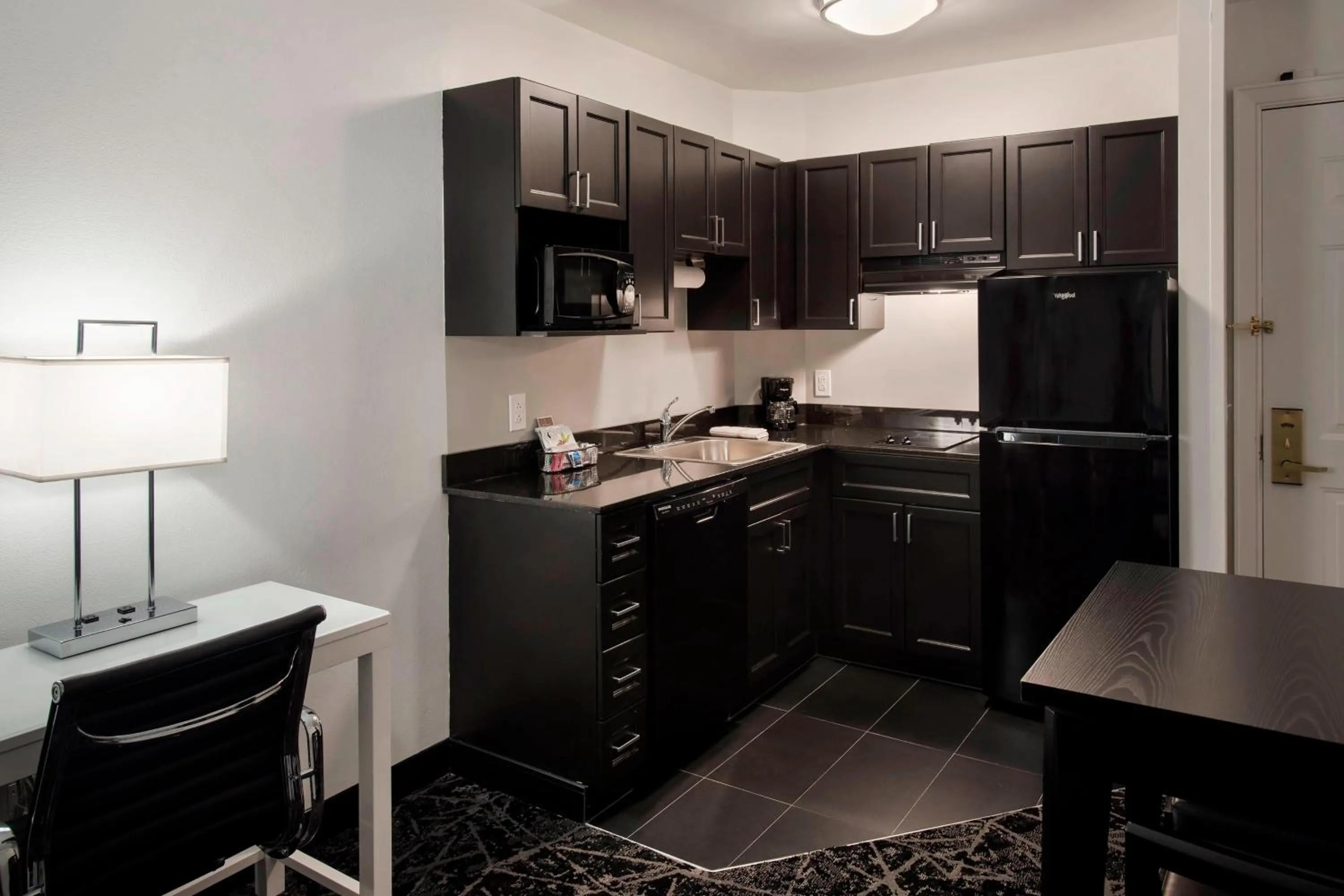 Kitchen or kitchenette in Residence Inn by Marriott Philadelphia Center City