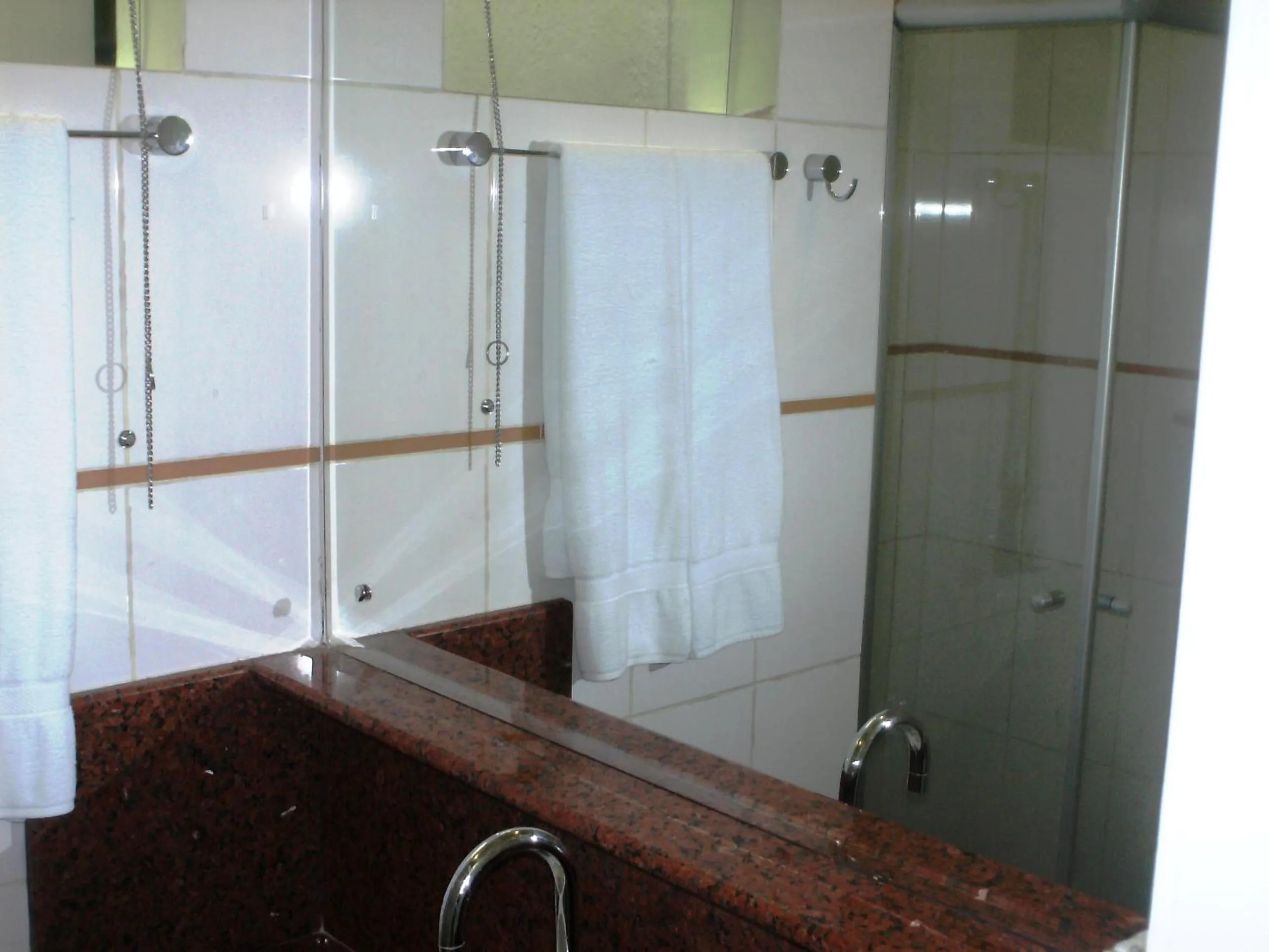 Shower in Uiramutam Palace Hotel