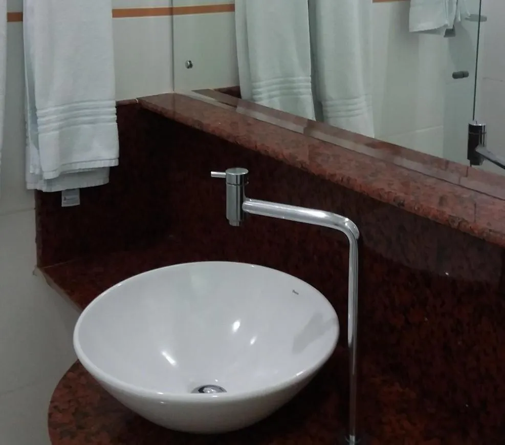 Bathroom in Uiramutam Palace Hotel