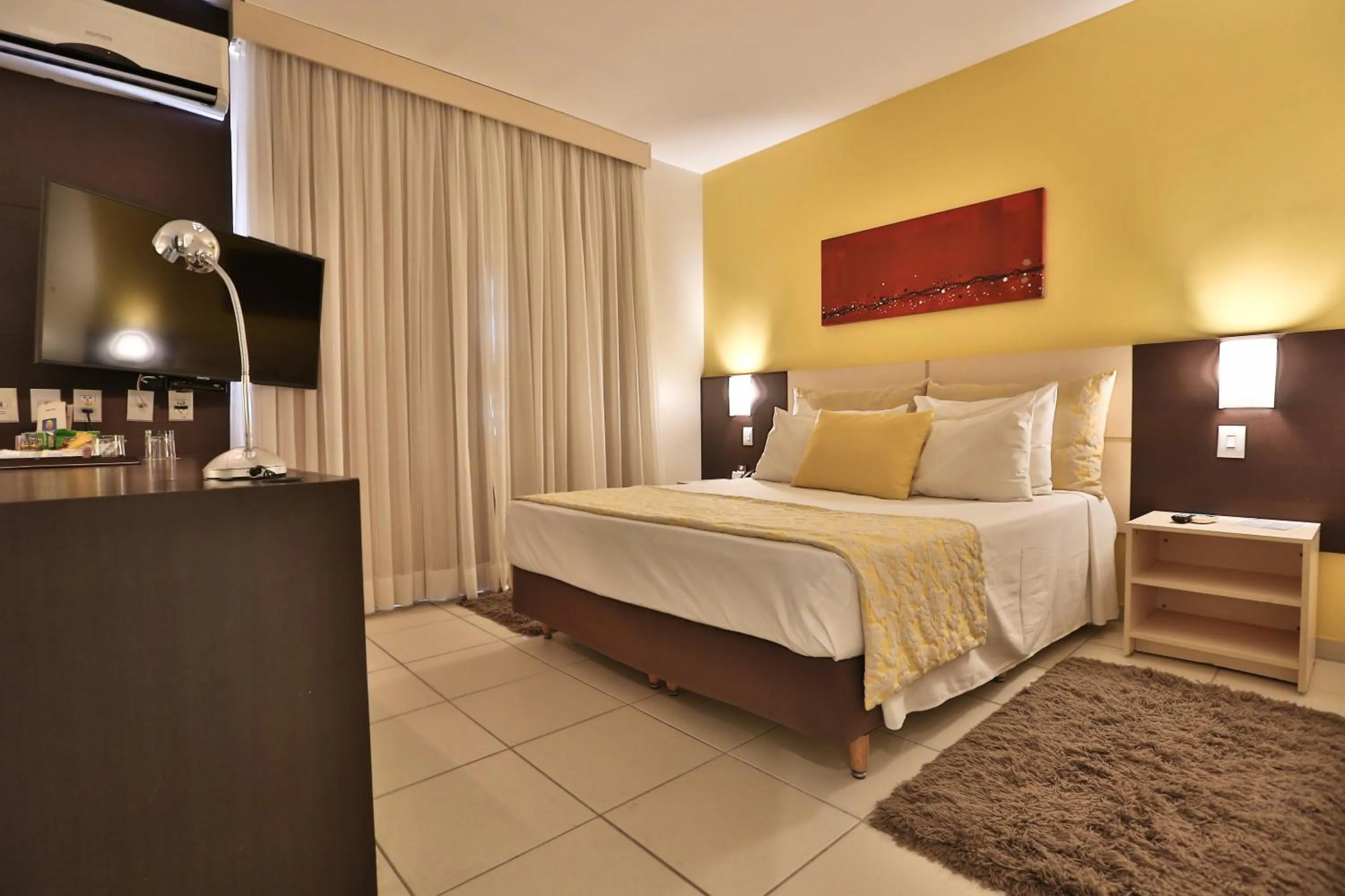 Photo of the whole room, Bed in Comfort Hotel Goiânia