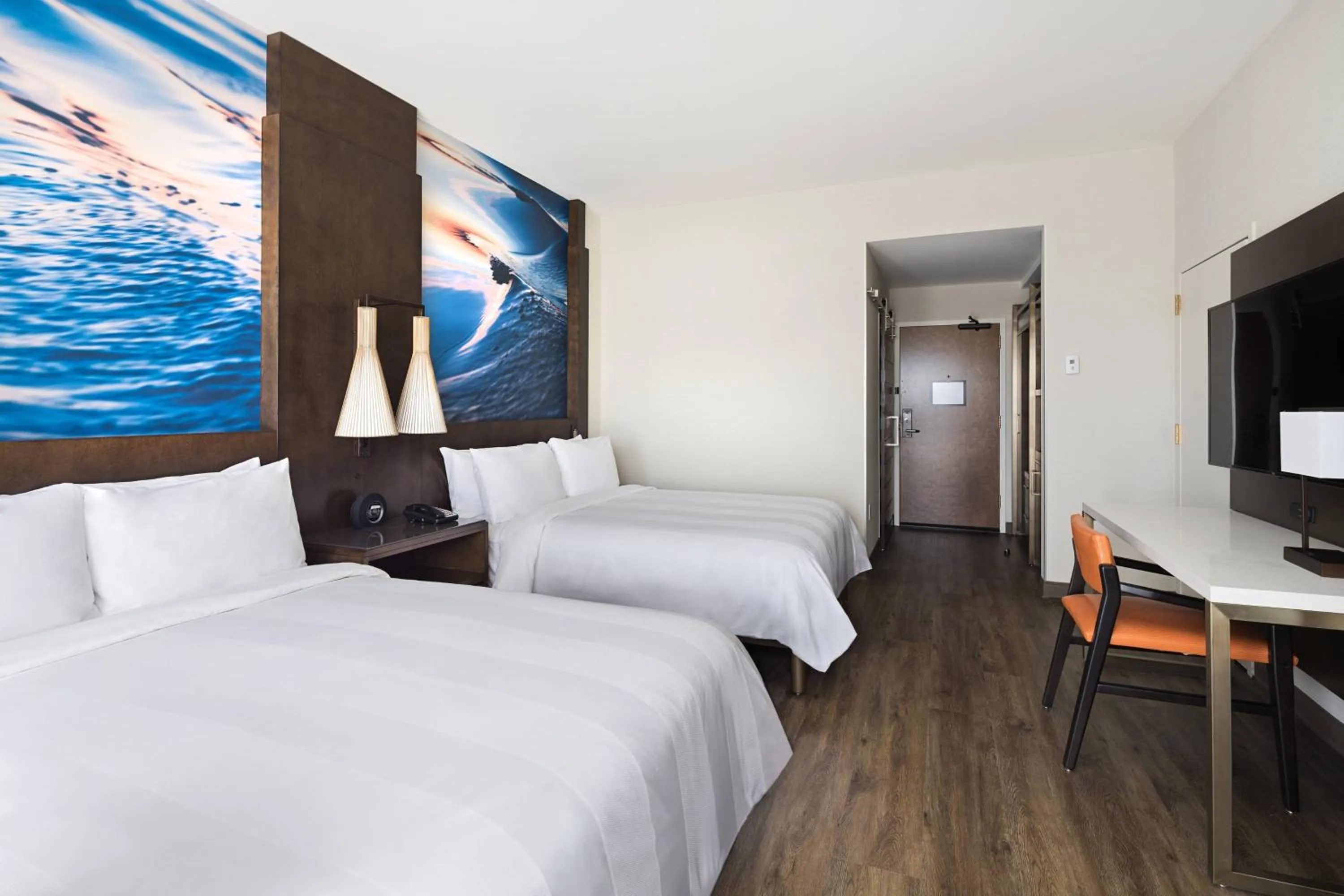 Photo of the whole room, Bed in San Diego Marriott Del Mar