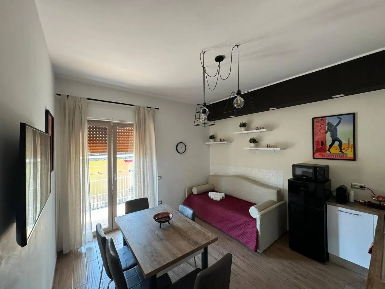 Living room in Pompei Centrum