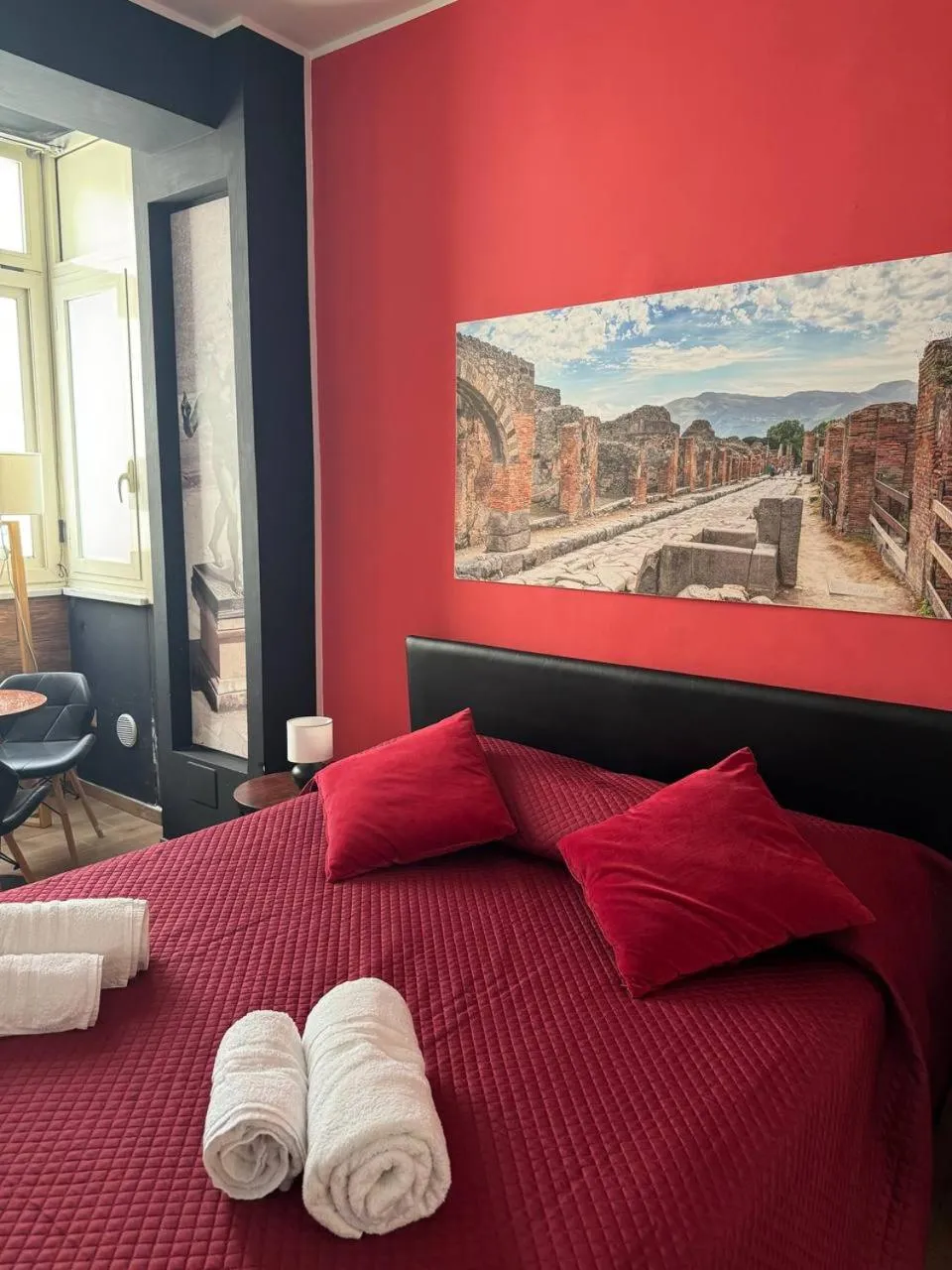 Bedroom, Bed in Pompei Centrum