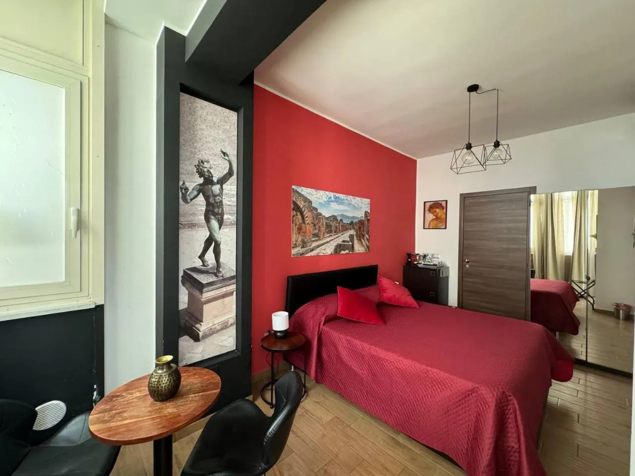 Bedroom, Bed in Pompei Centrum