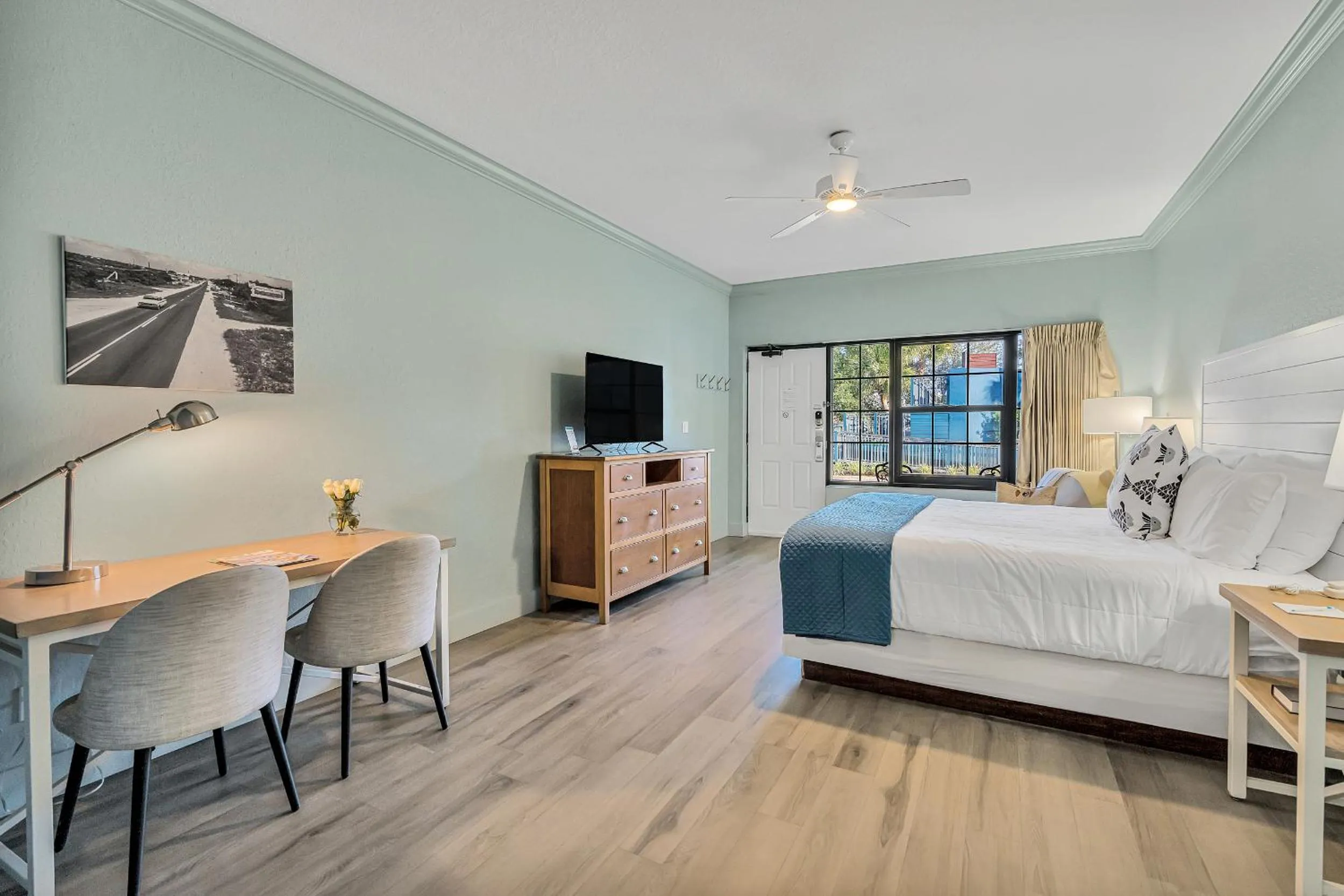 Bedroom, Bed in Beachside Inn