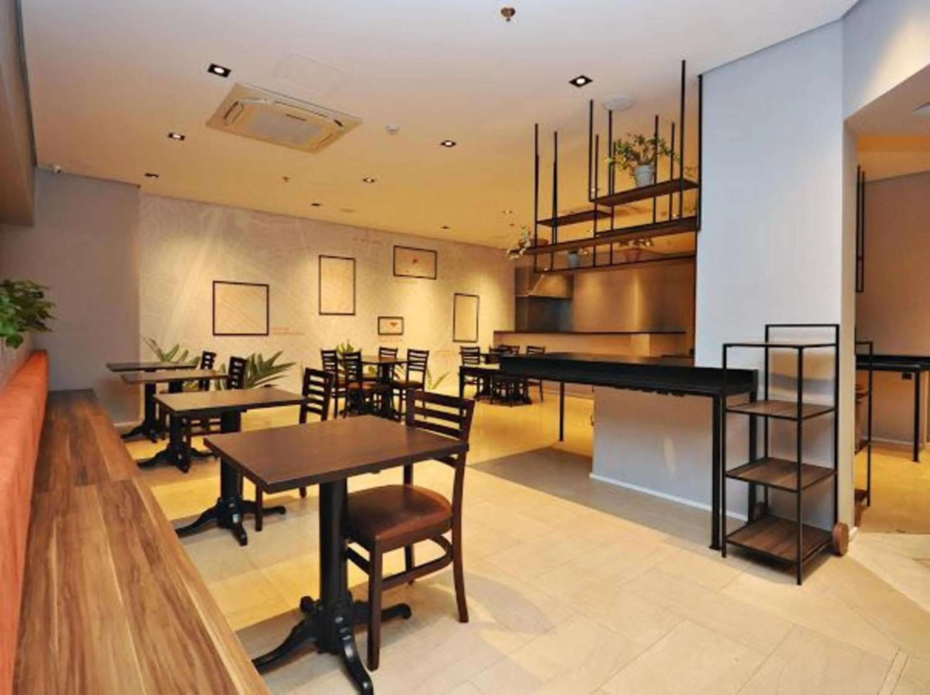 Restaurant/places to eat in Intercity São Paulo Ibirapuera