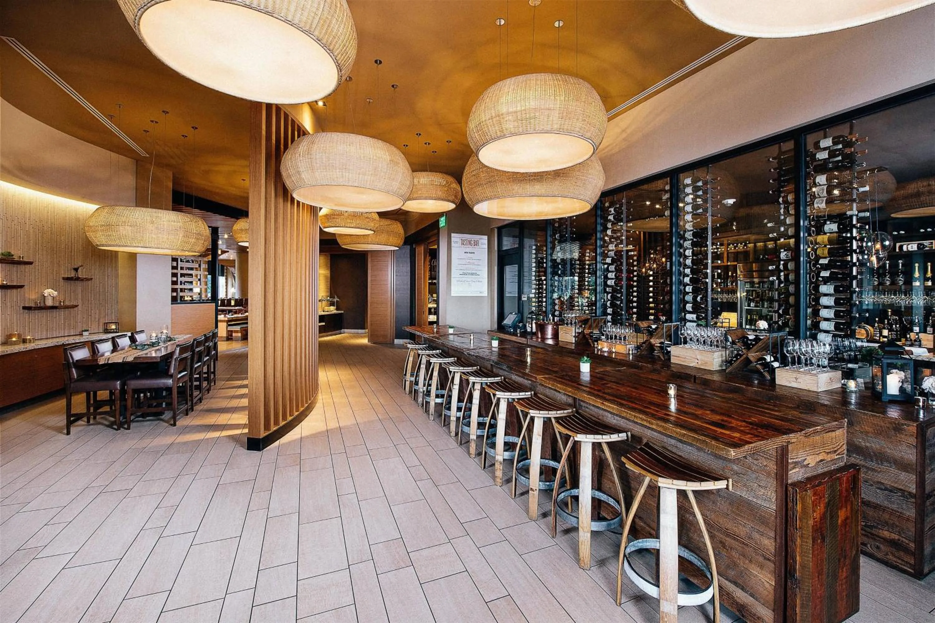 Lounge or bar in Marriott Marquis San Diego Marina