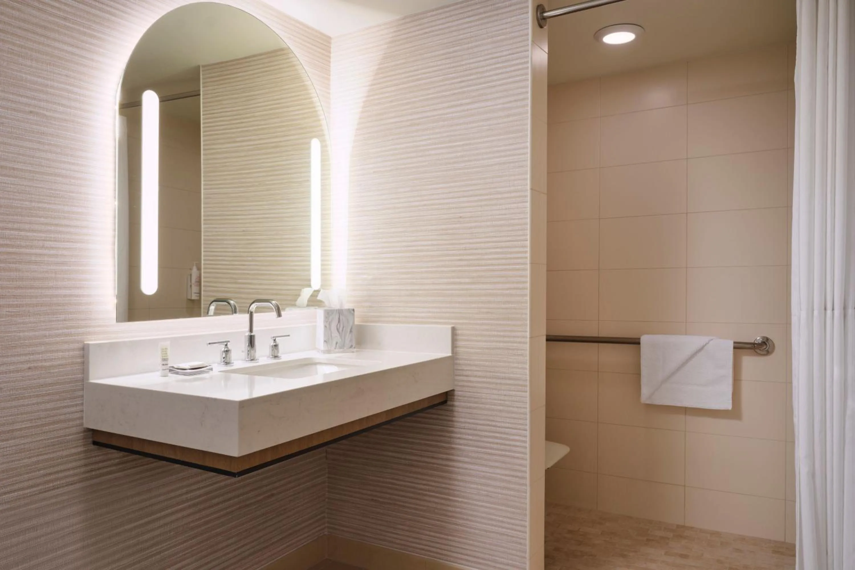 Bathroom in Marriott Marquis San Diego Marina