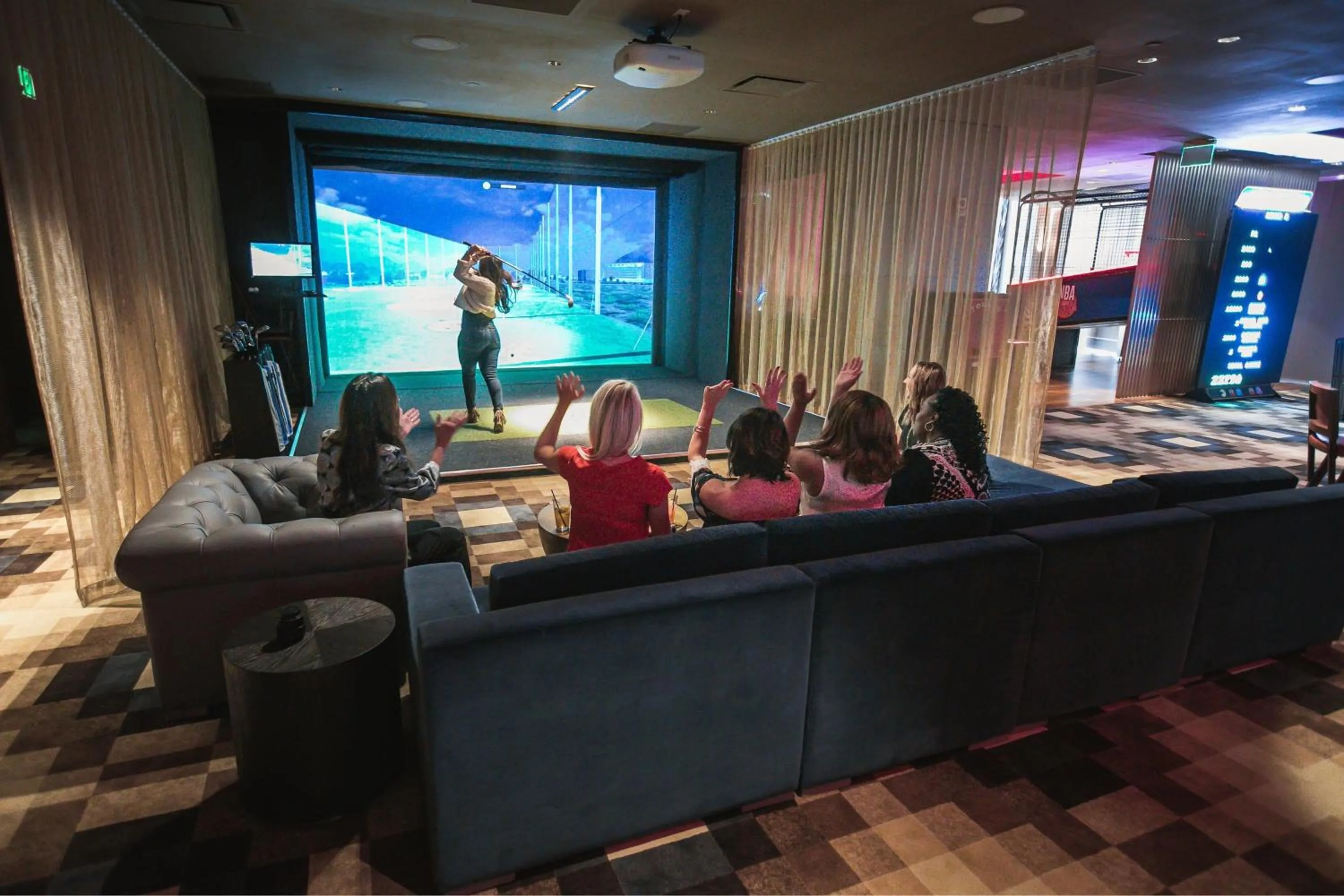 Lounge or bar in Marriott Marquis San Diego Marina