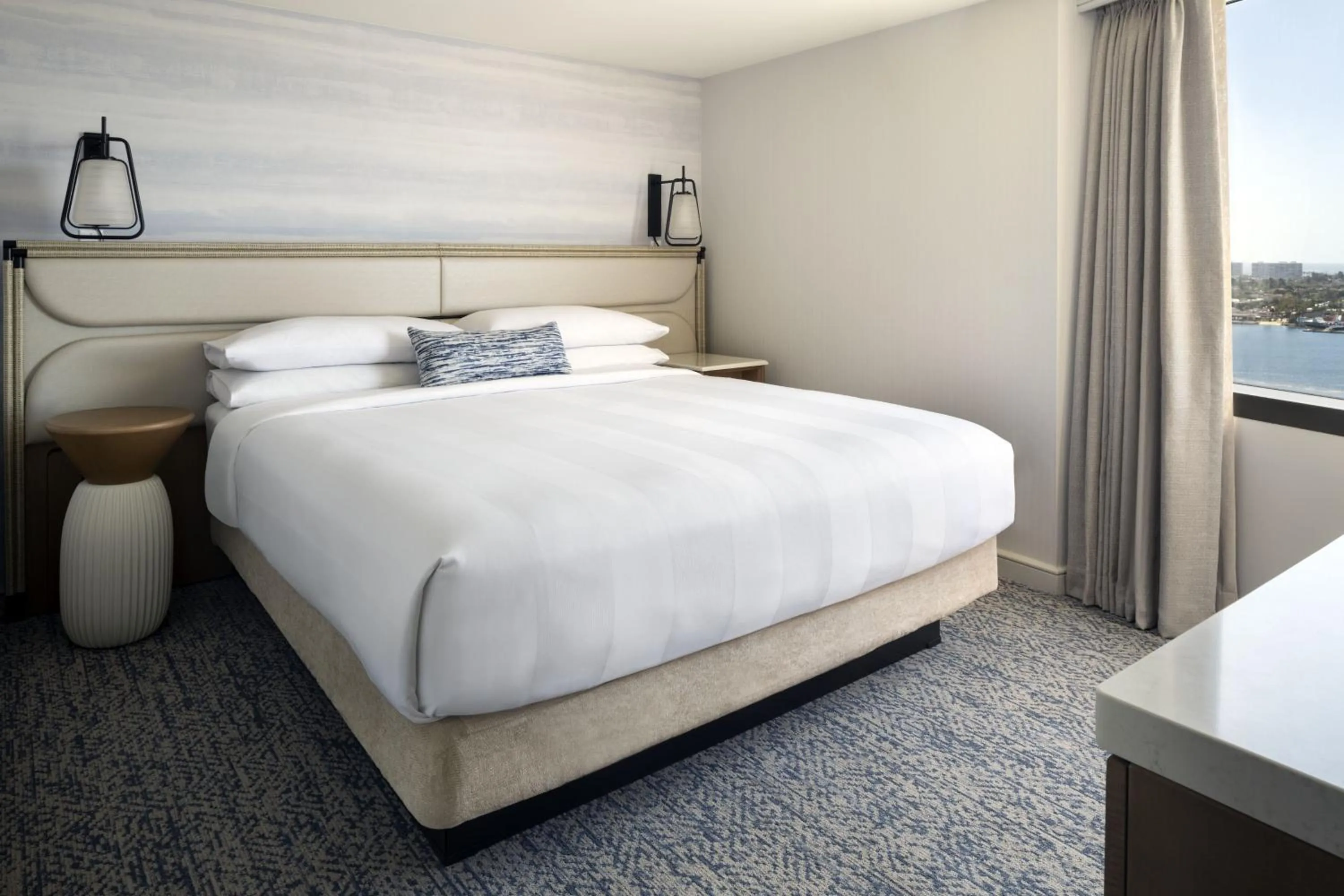 Bedroom, Bed in Marriott Marquis San Diego Marina
