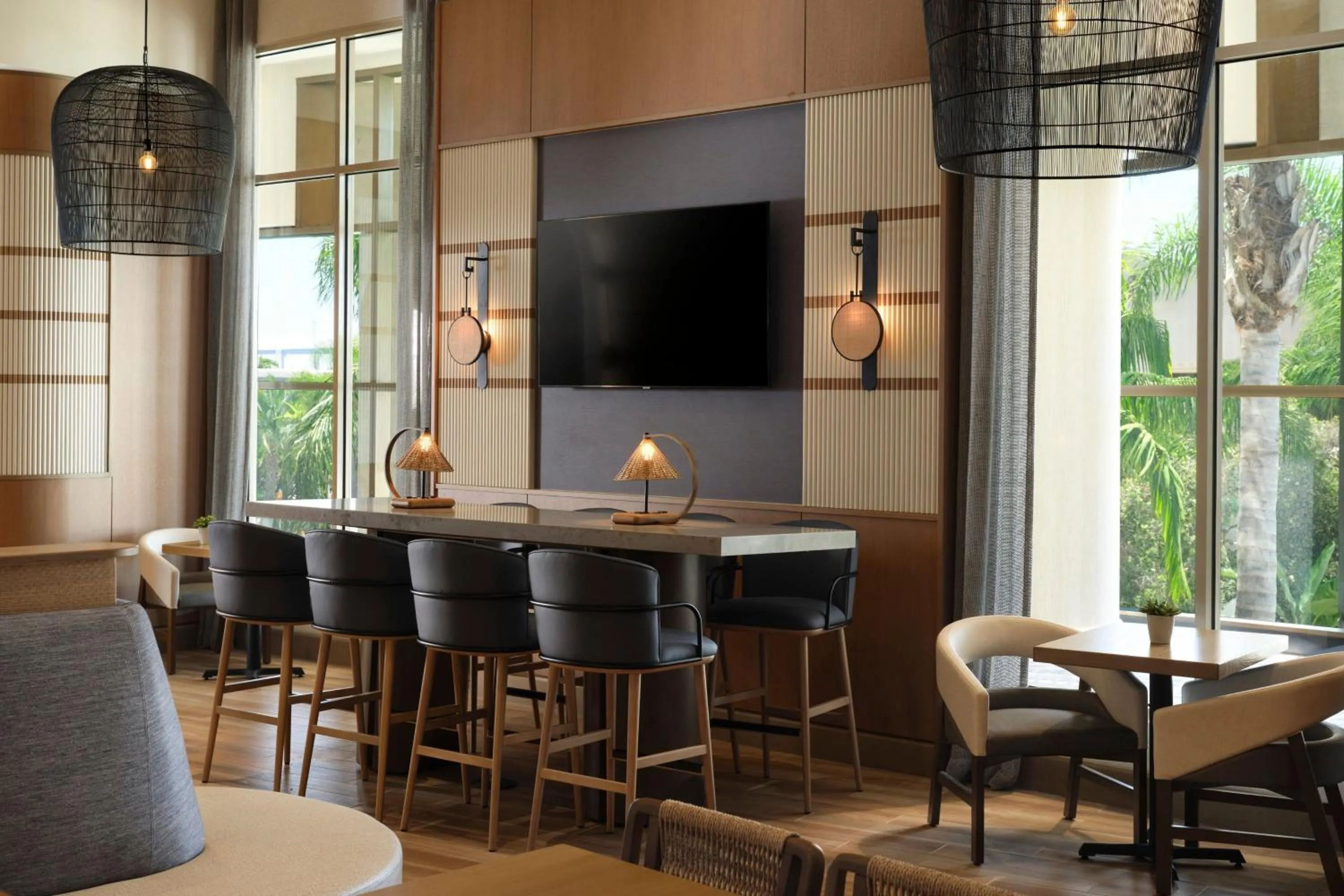 Lounge or bar in Marriott Marquis San Diego Marina