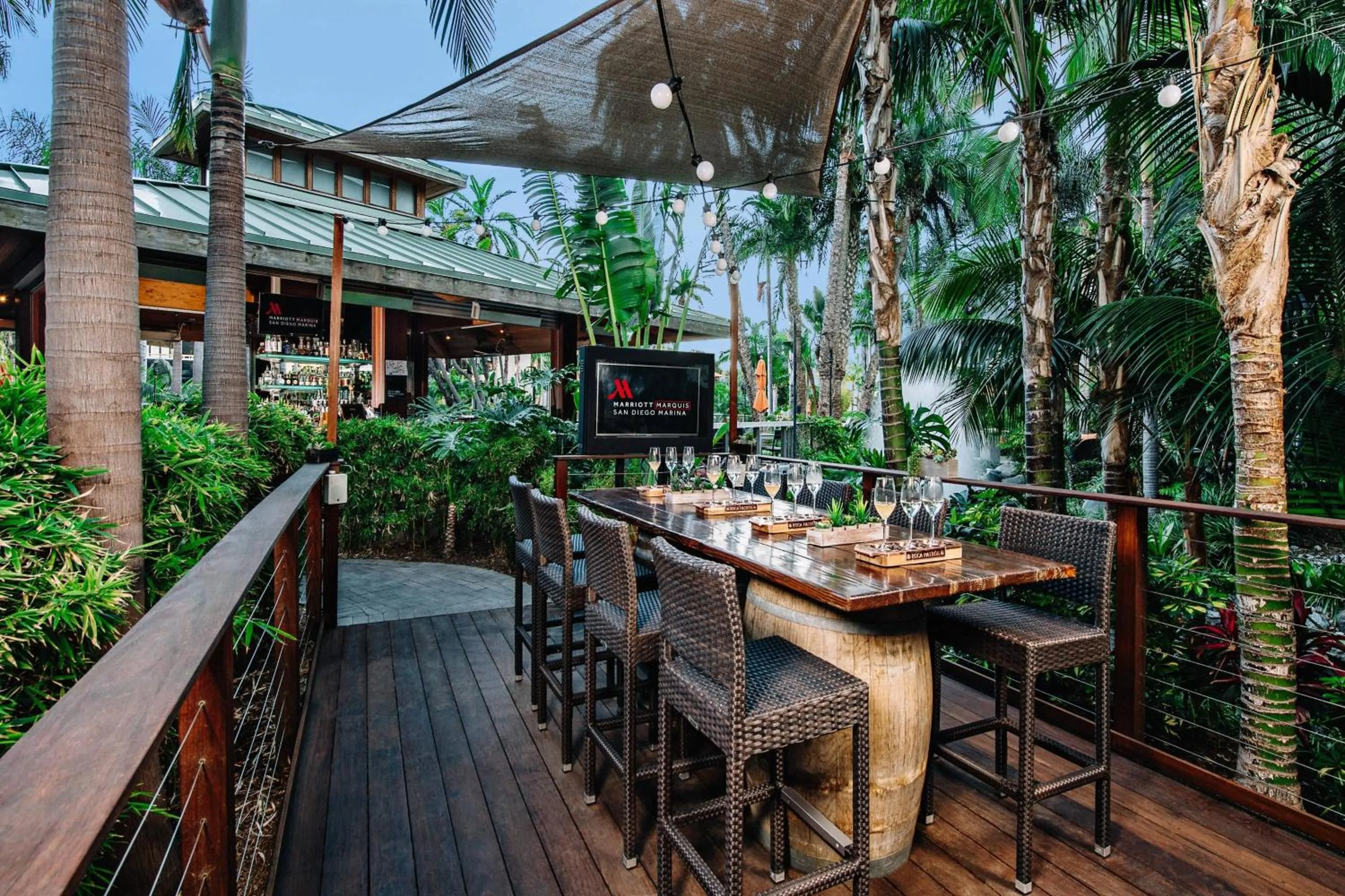 Lounge or bar in Marriott Marquis San Diego Marina