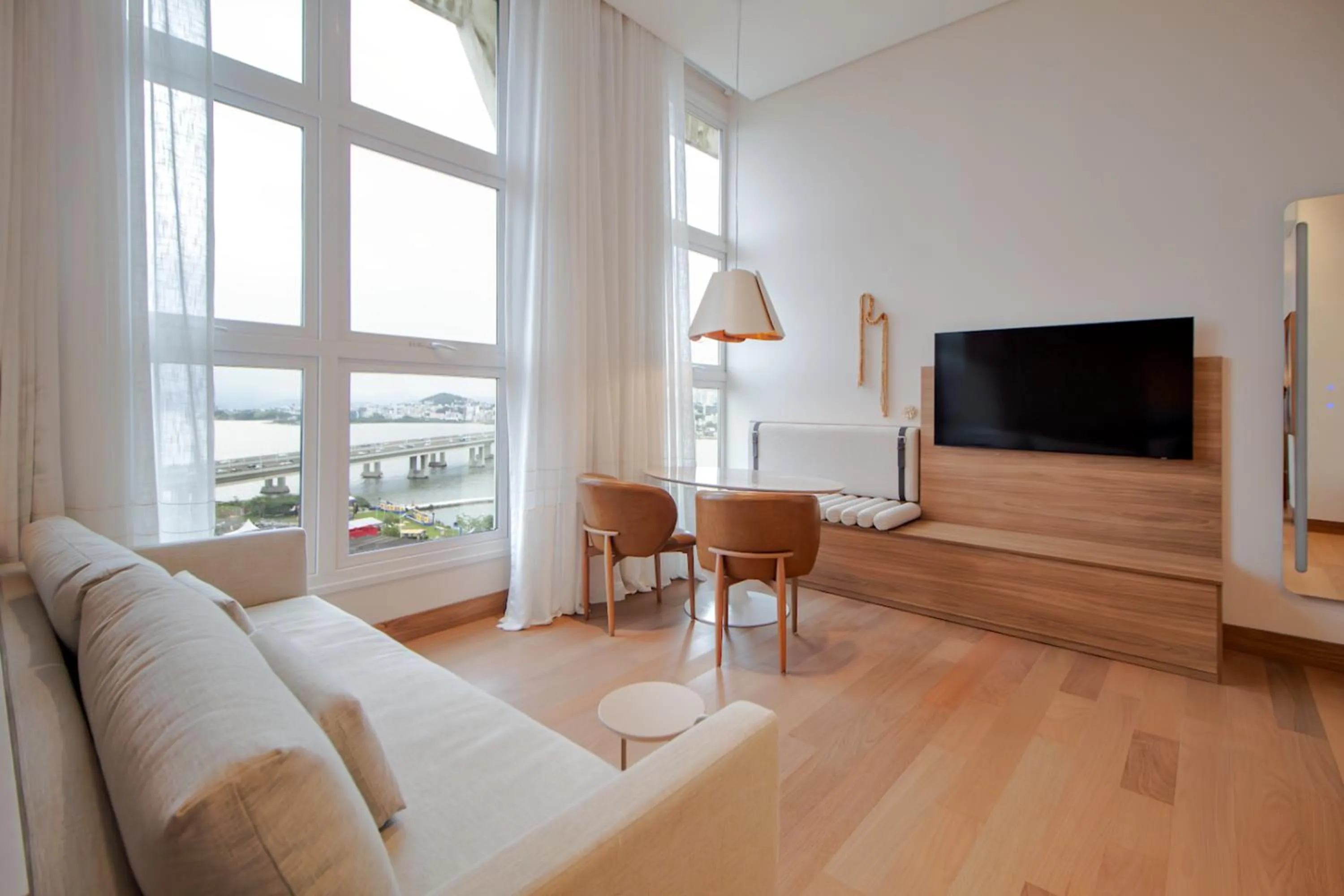 Communal lounge/ TV room in Intercity Florianopolis