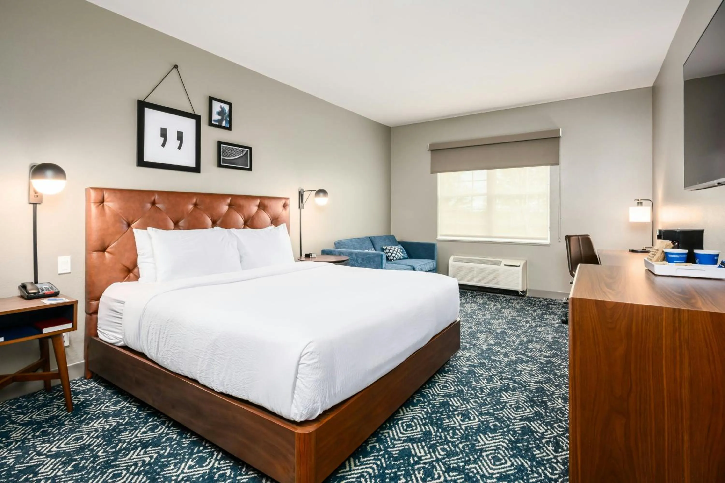 Photo of the whole room, Bed in Four Points by Sheraton Bedford Manchester Airport