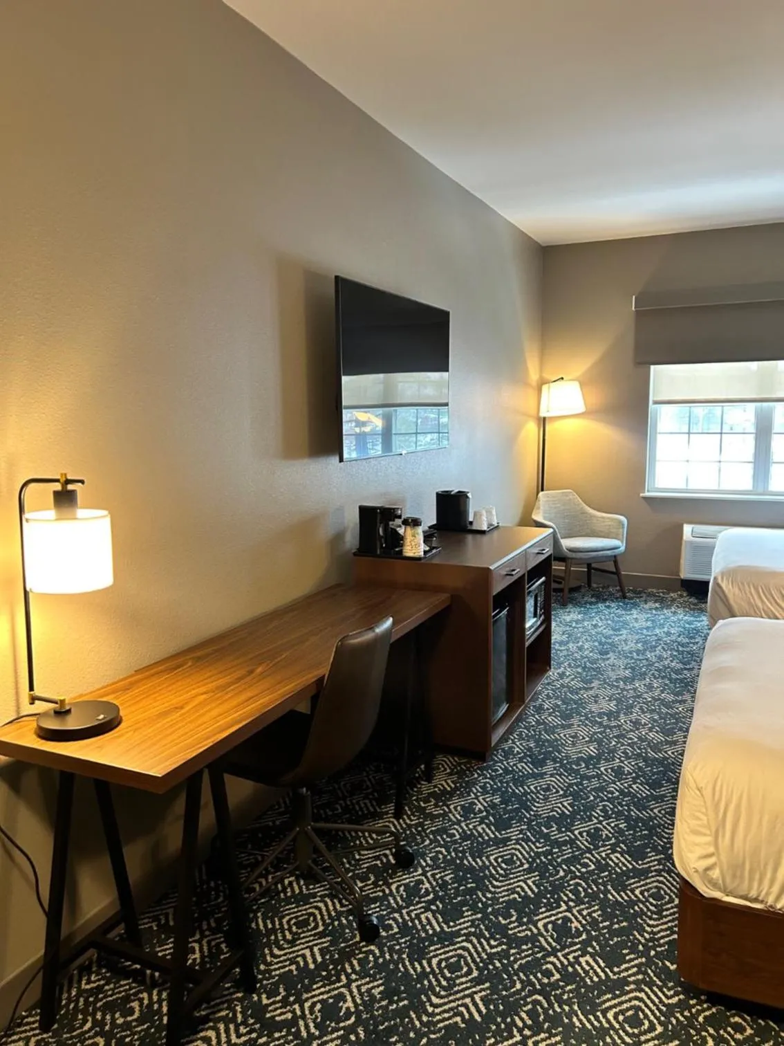 Bed in Country Inn & Suites by Radisson, Manchester Airport, NH