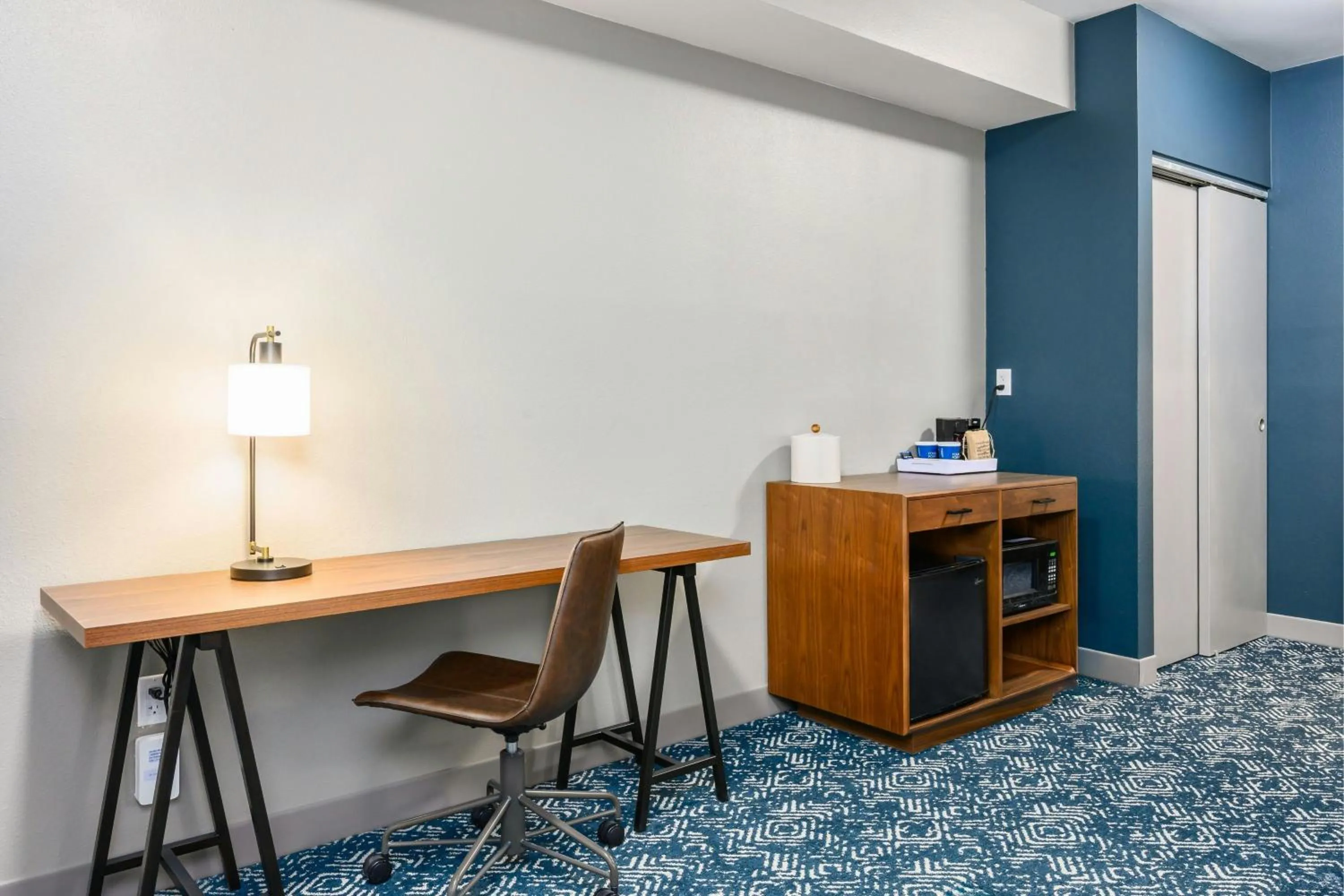 Bedroom in Four Points by Sheraton Bedford Manchester Airport