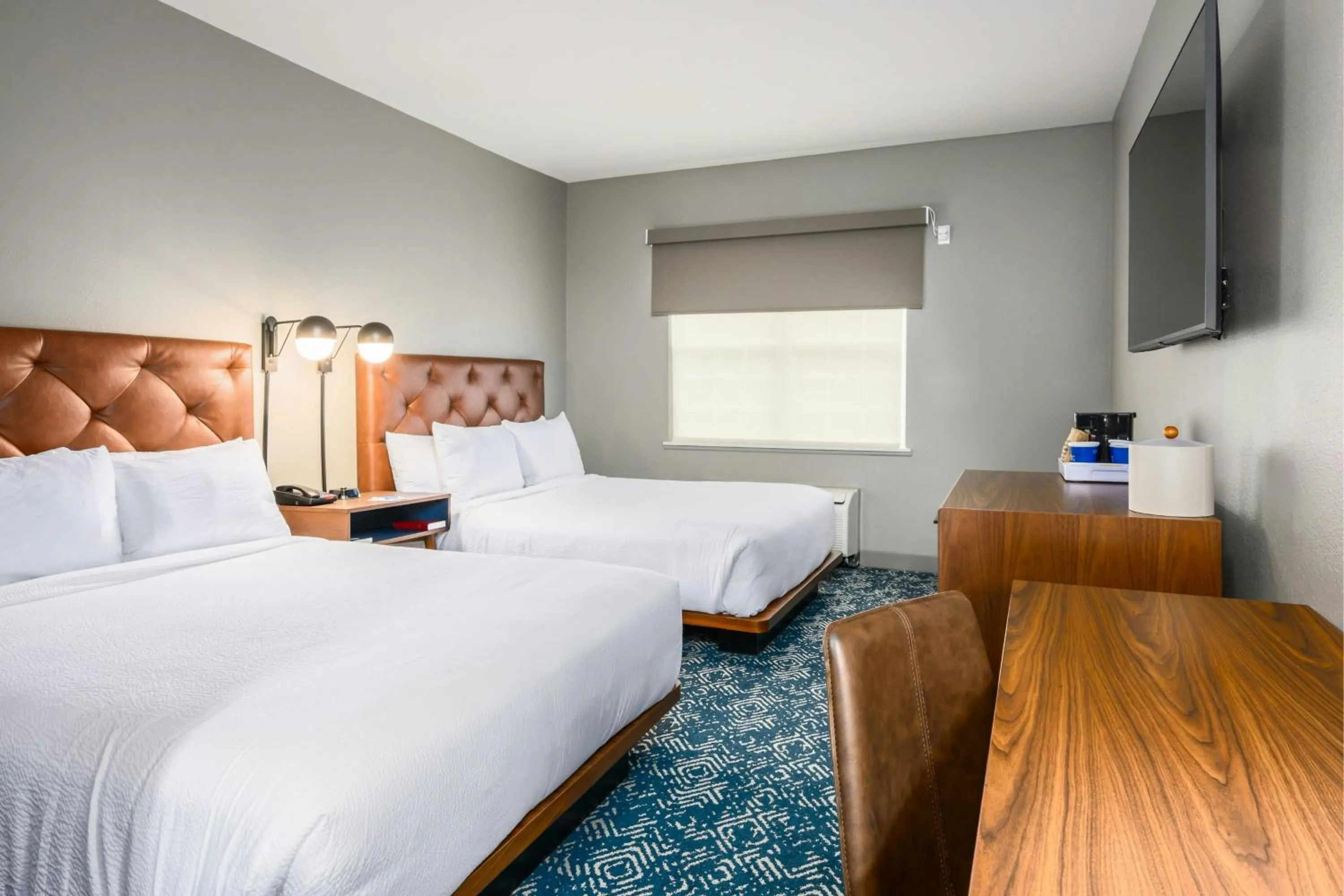 Photo of the whole room, Bed in Four Points by Sheraton Bedford Manchester Airport