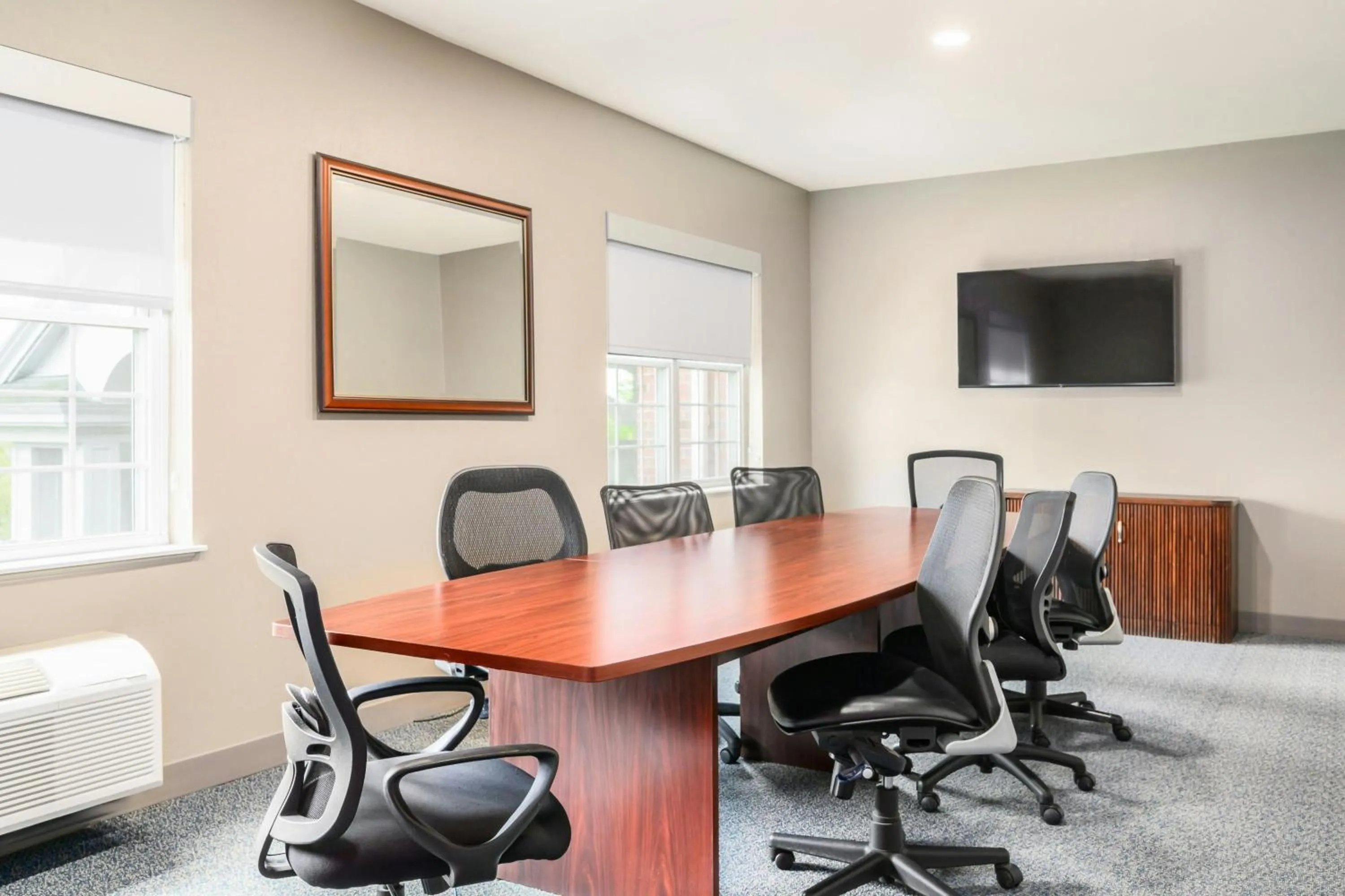 Meeting/conference room in Four Points by Sheraton Bedford Manchester Airport