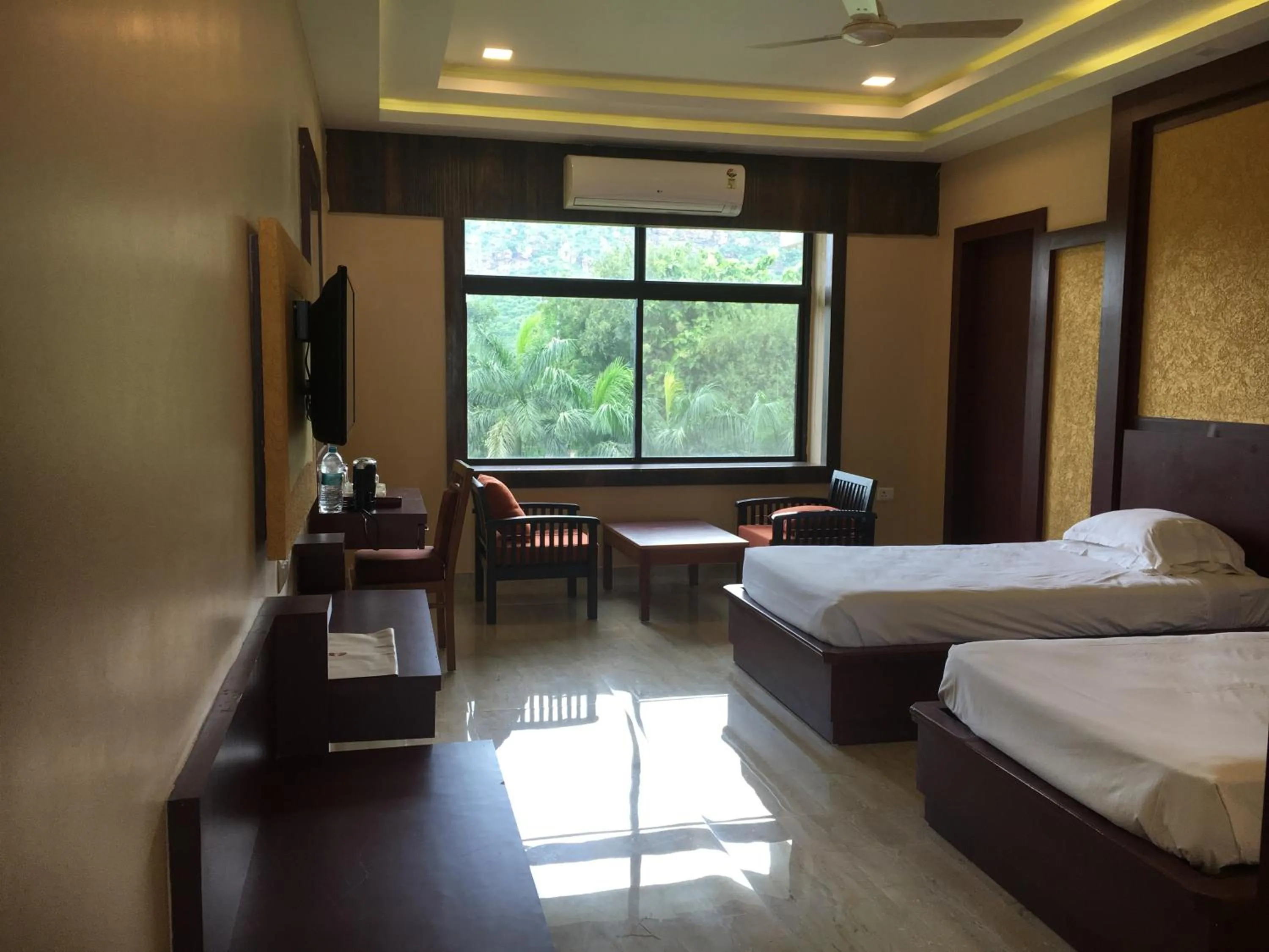 Photo of the whole room, Bed in Indo Hokke Hotel