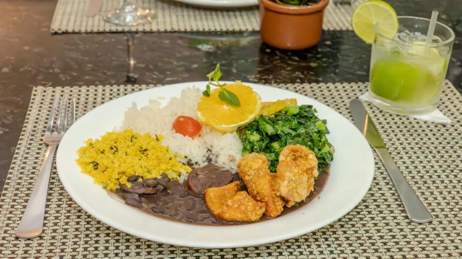 Restaurant/places to eat in Nobile Inn Jundiaí