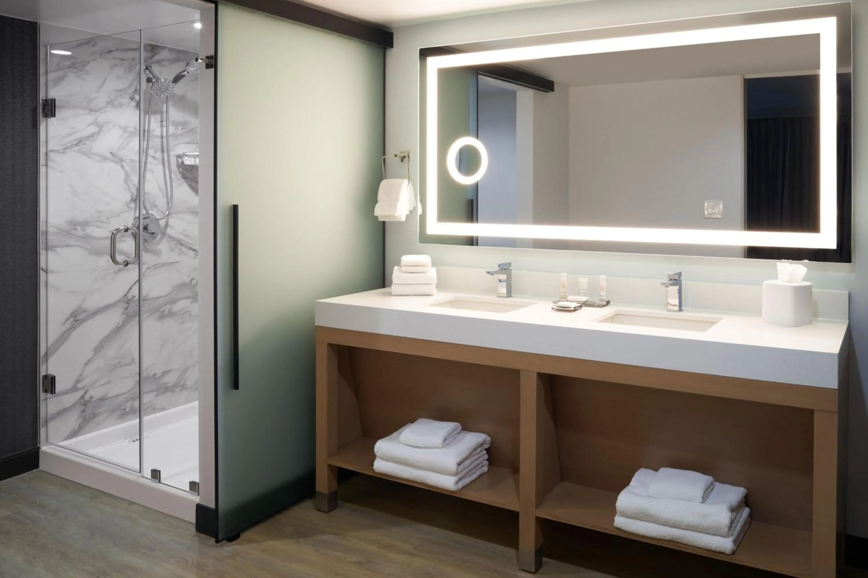 Bathroom in San Diego Marriott Mission Valley