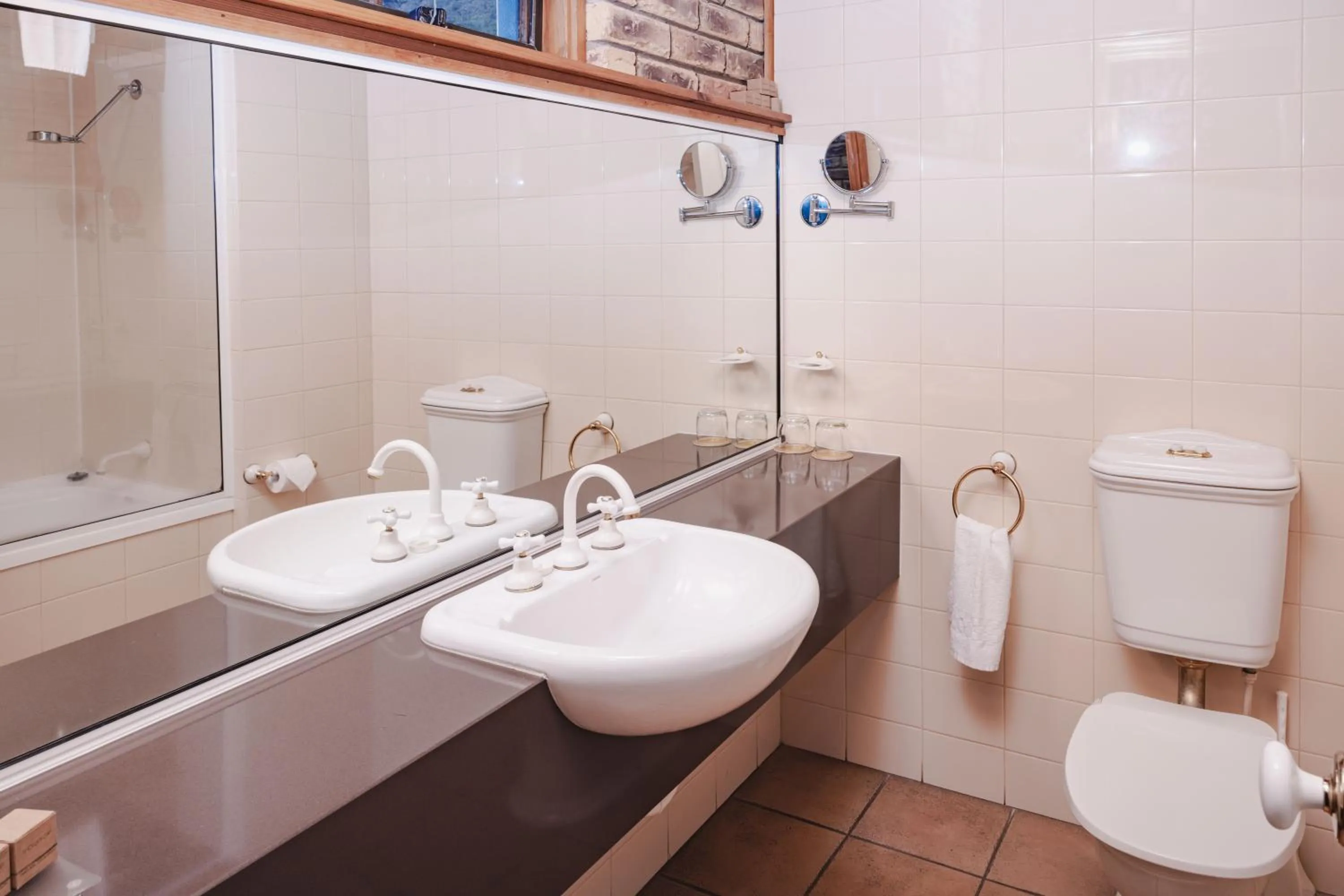 Shower in Stanley Village Waterfront Accommodation