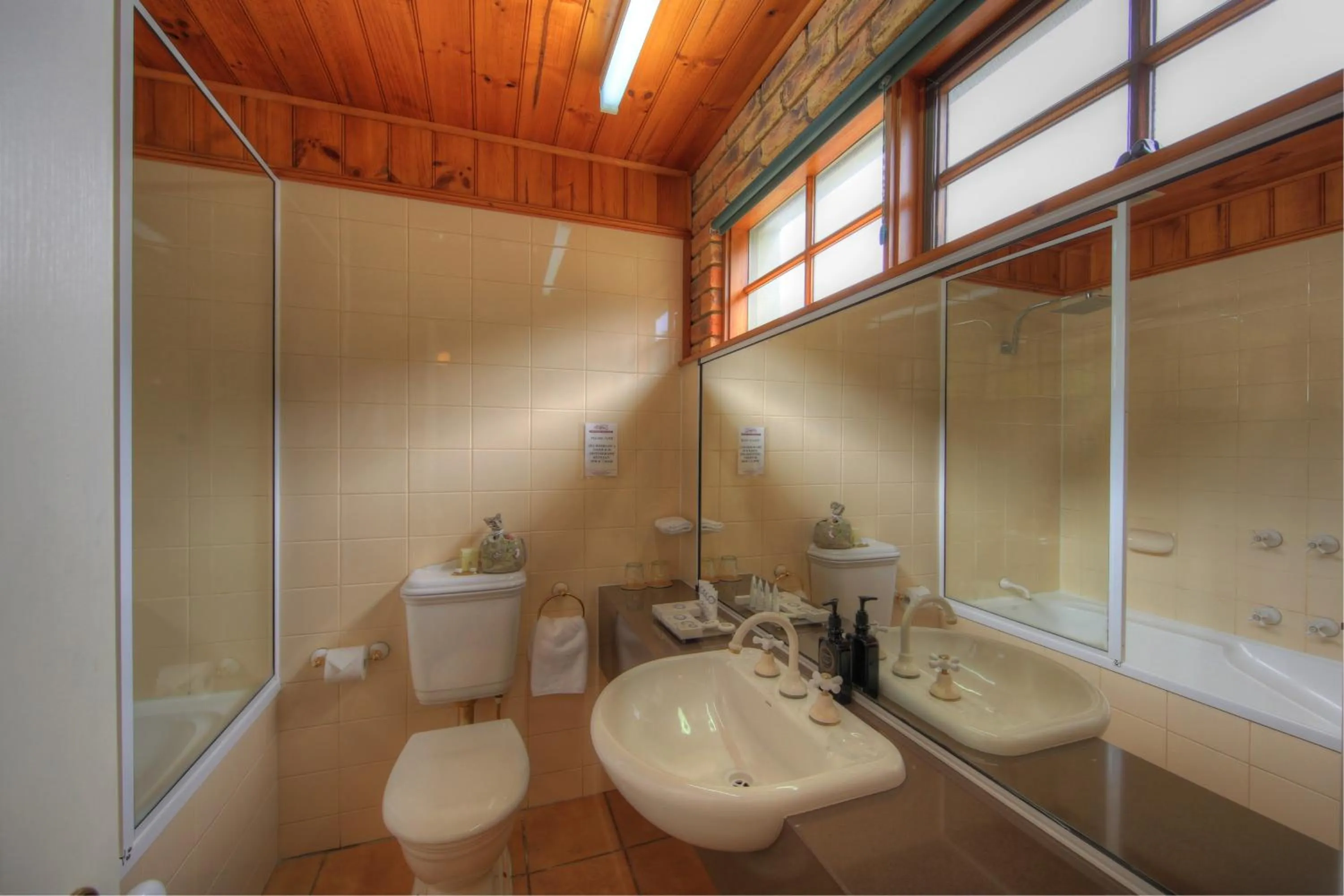 Toilet in Stanley Village Waterfront Accommodation