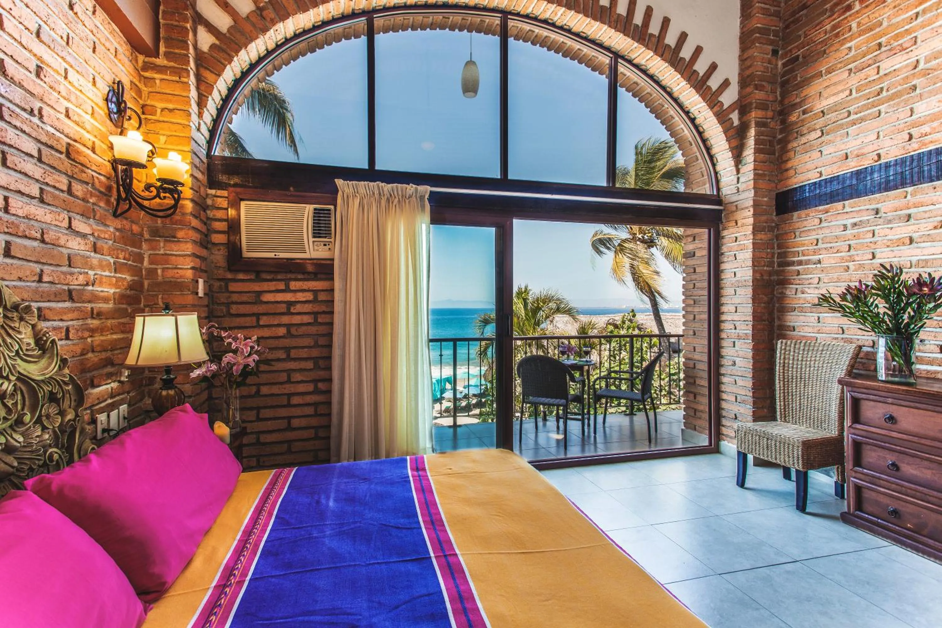 Bedroom, Bed in Vallarta Shores Beach Hotel