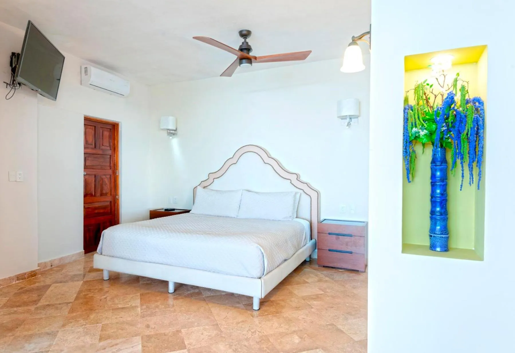Bedroom, Bed in Vallarta Shores Beach Hotel