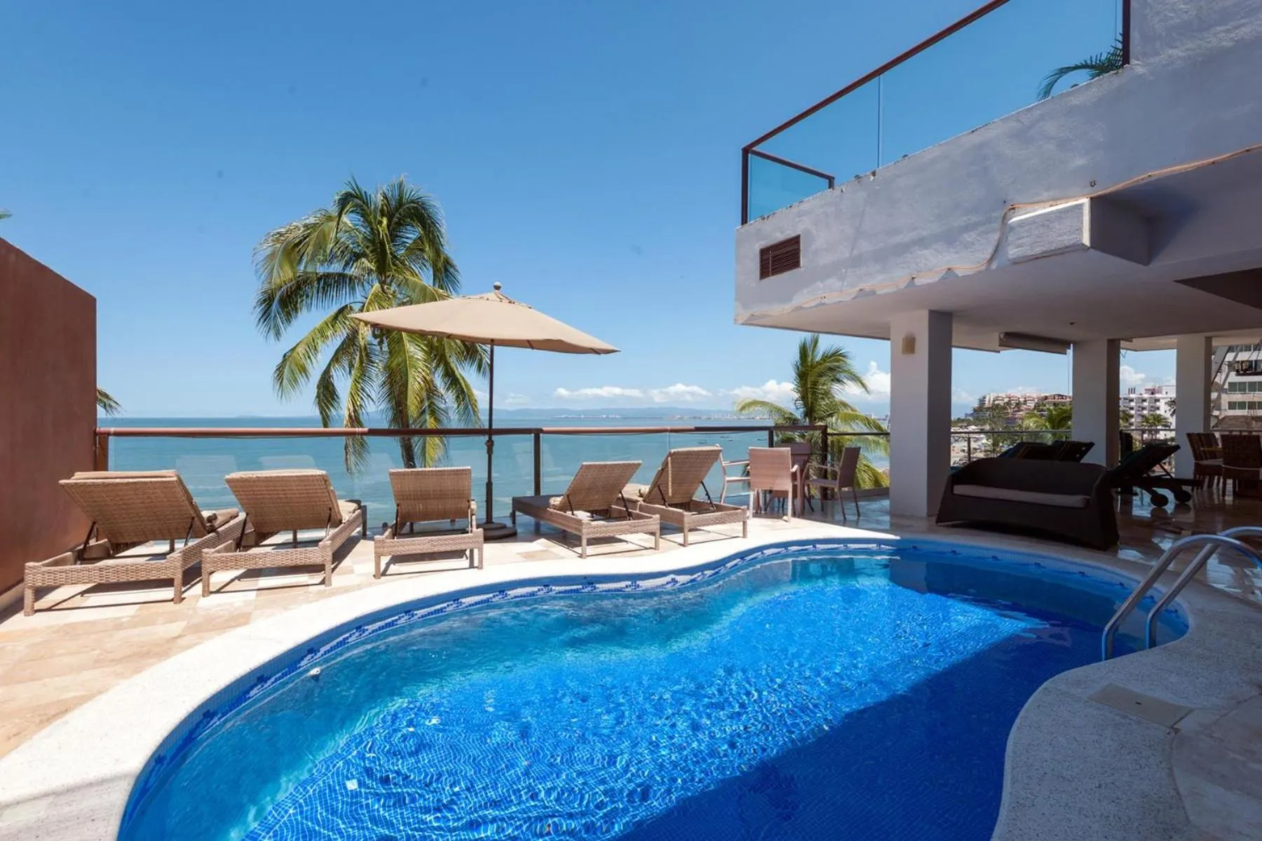 Swimming pool in Vallarta Shores Beach Hotel