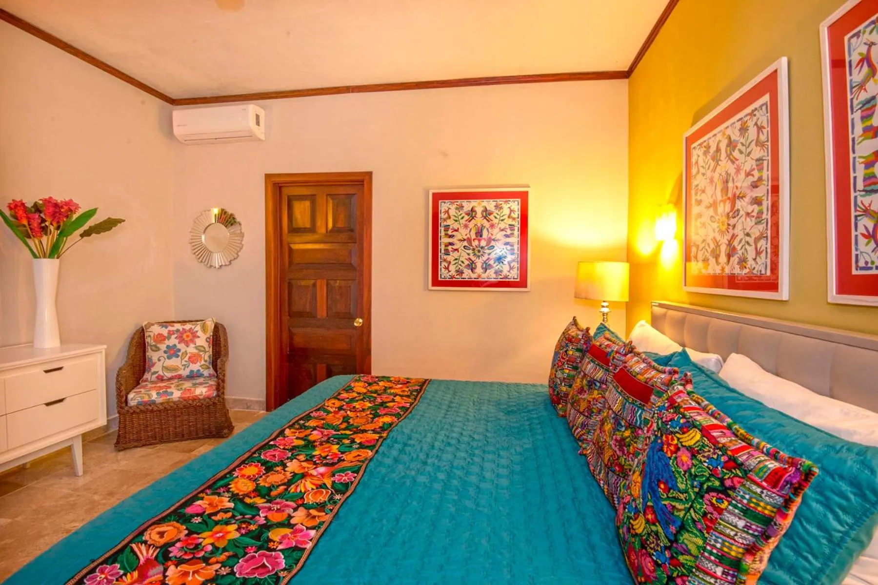 Bedroom, Bed in Vallarta Shores Beach Hotel