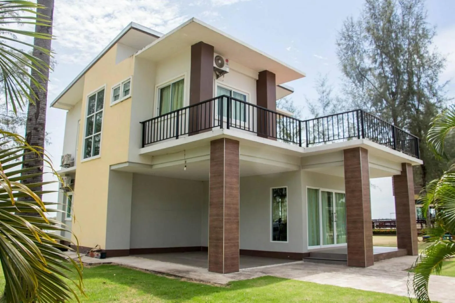 Property building in Hadthong Resort