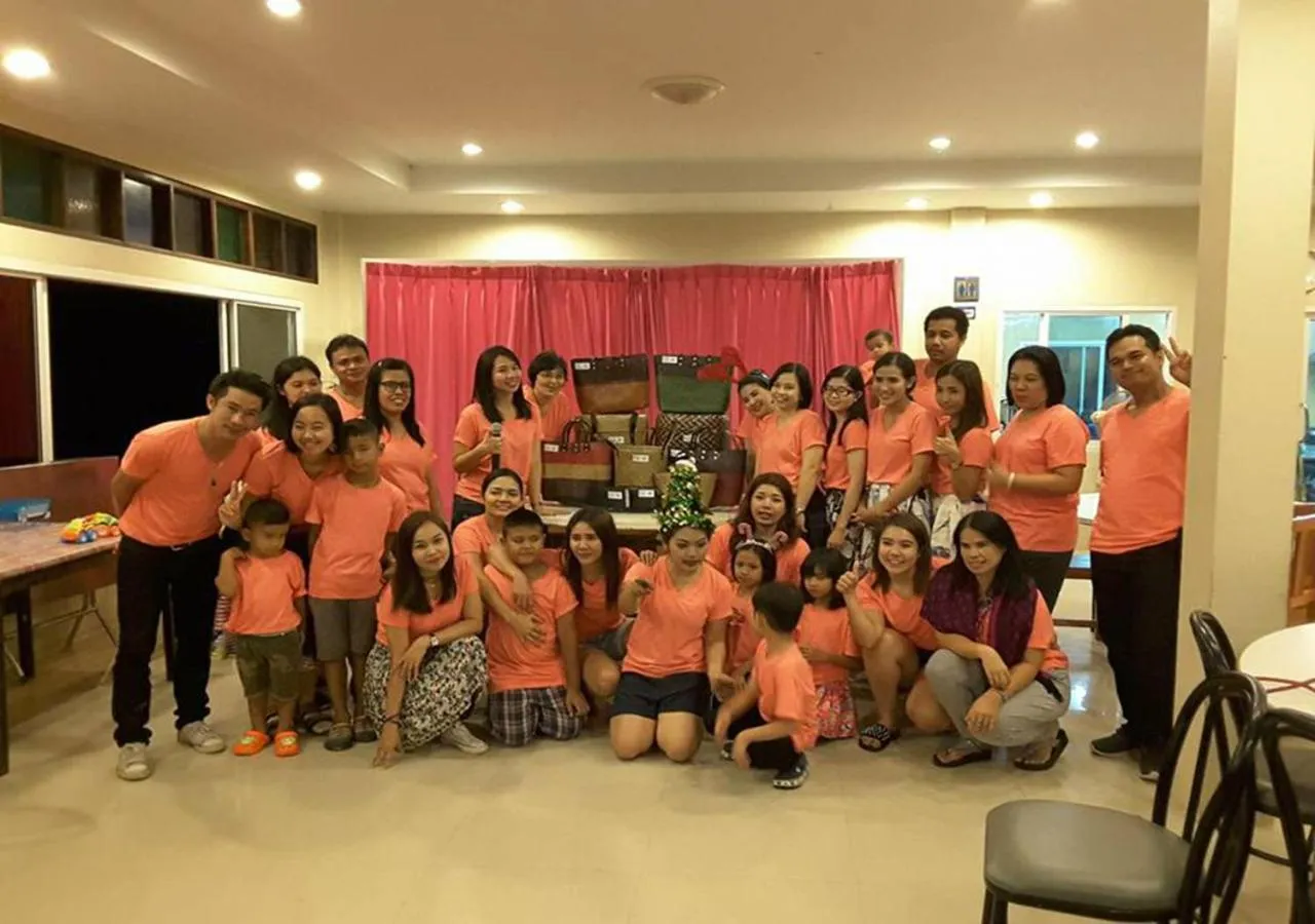 group of guests in Hadthong Resort