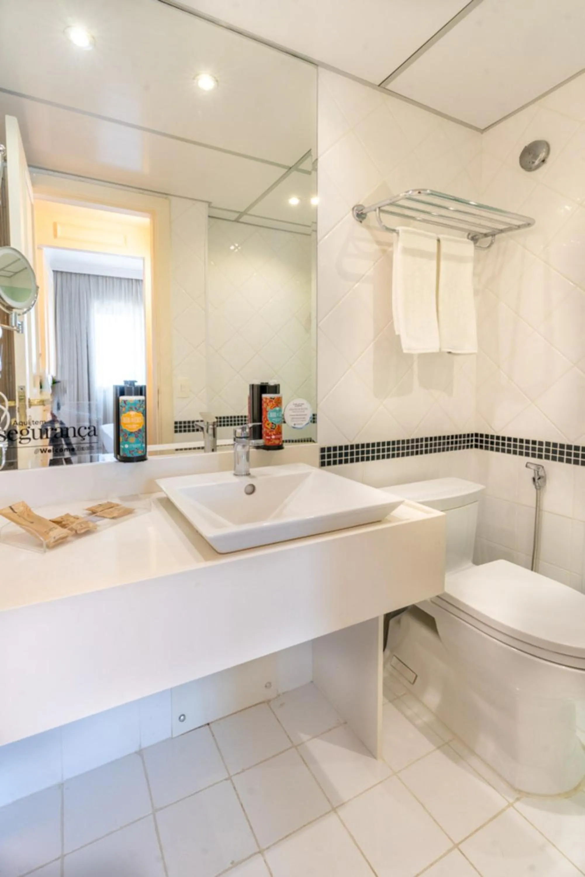 Toilet in Intercity Pamplona - The Universe Paulista