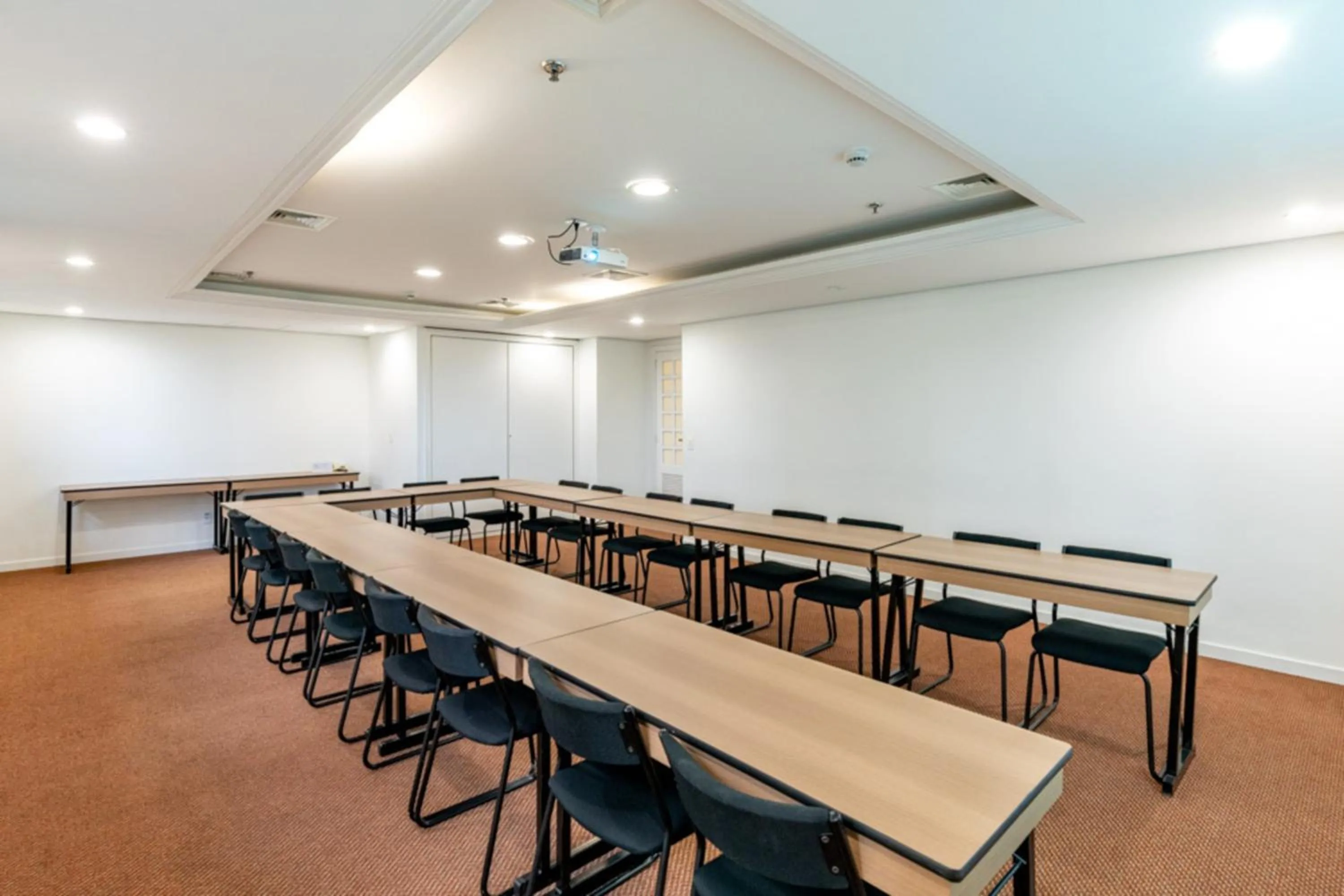 Meeting/conference room in Intercity Pamplona - The Universe Paulista