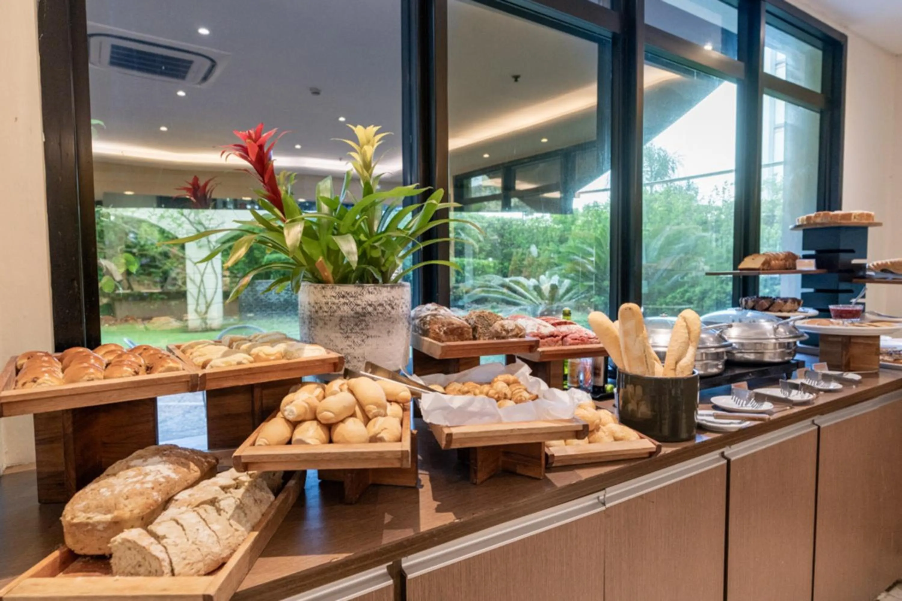 Breakfast in Intercity Pamplona - The Universe Paulista